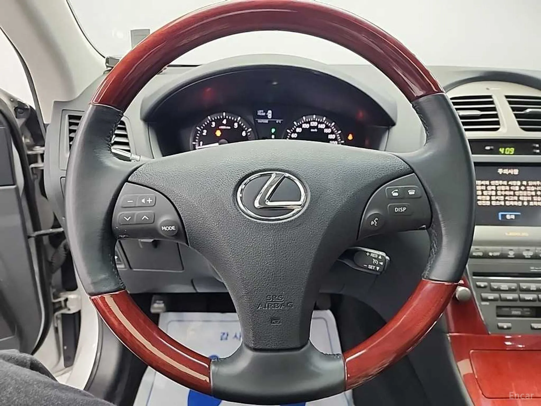 Lexus ES350 превью 19