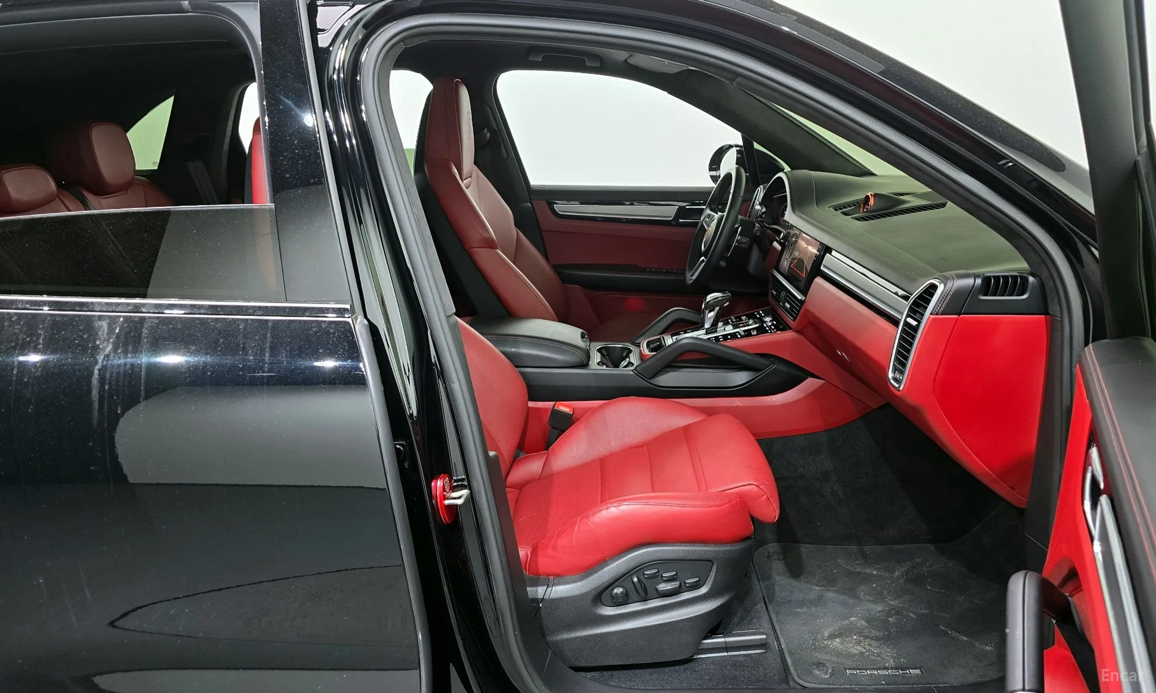 Porsche Cayenne (PO536) превью 11