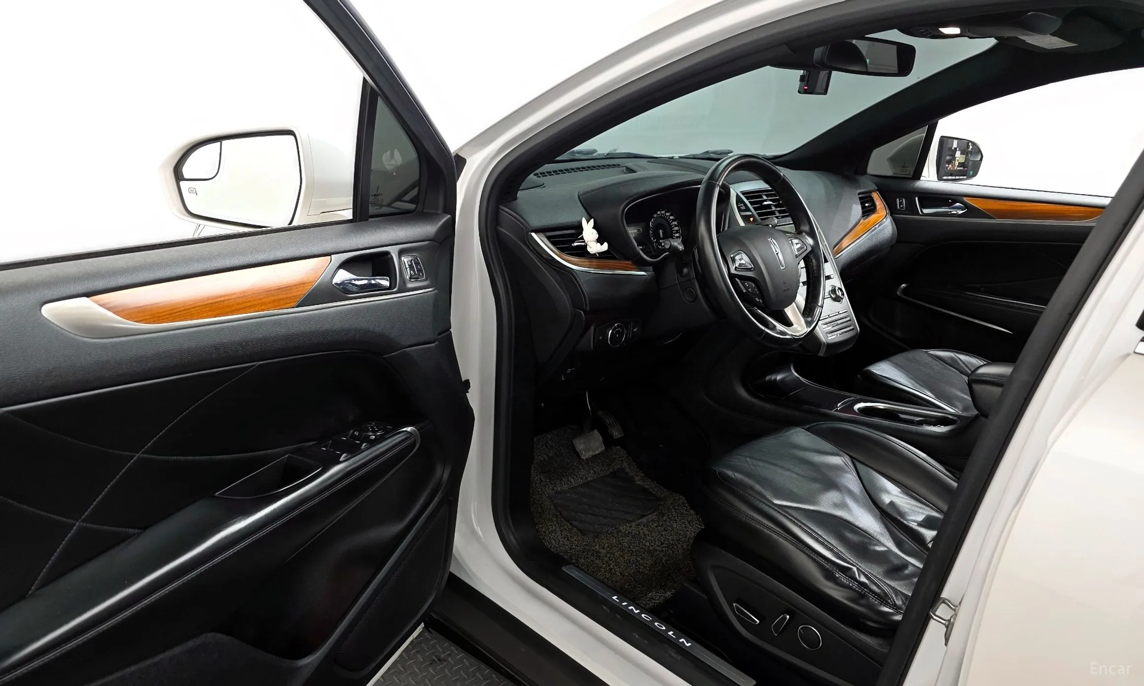 Lincoln MKC превью 10