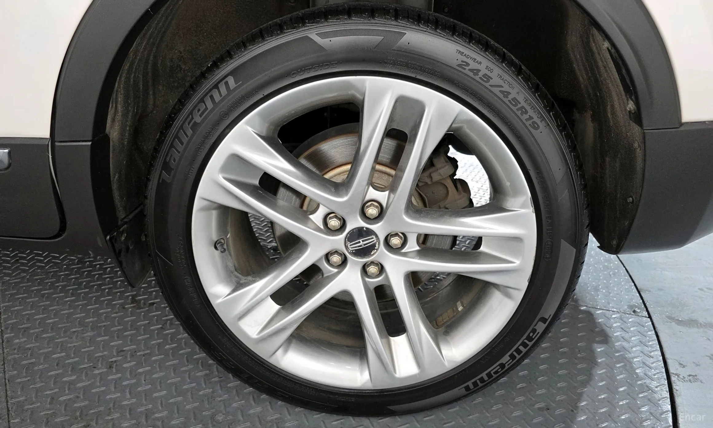 Lincoln MKC превью 5