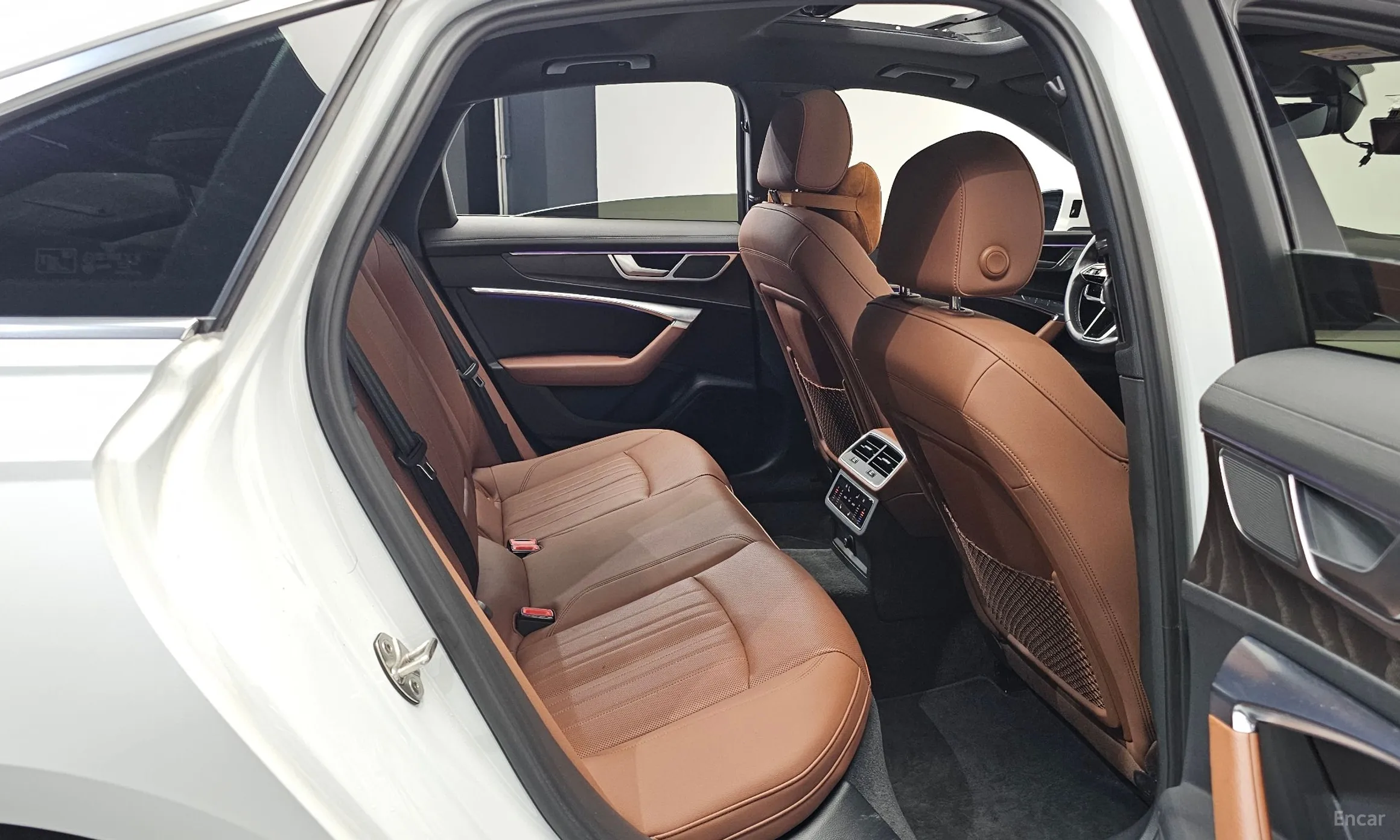 Audi A6 (C8) превью 12