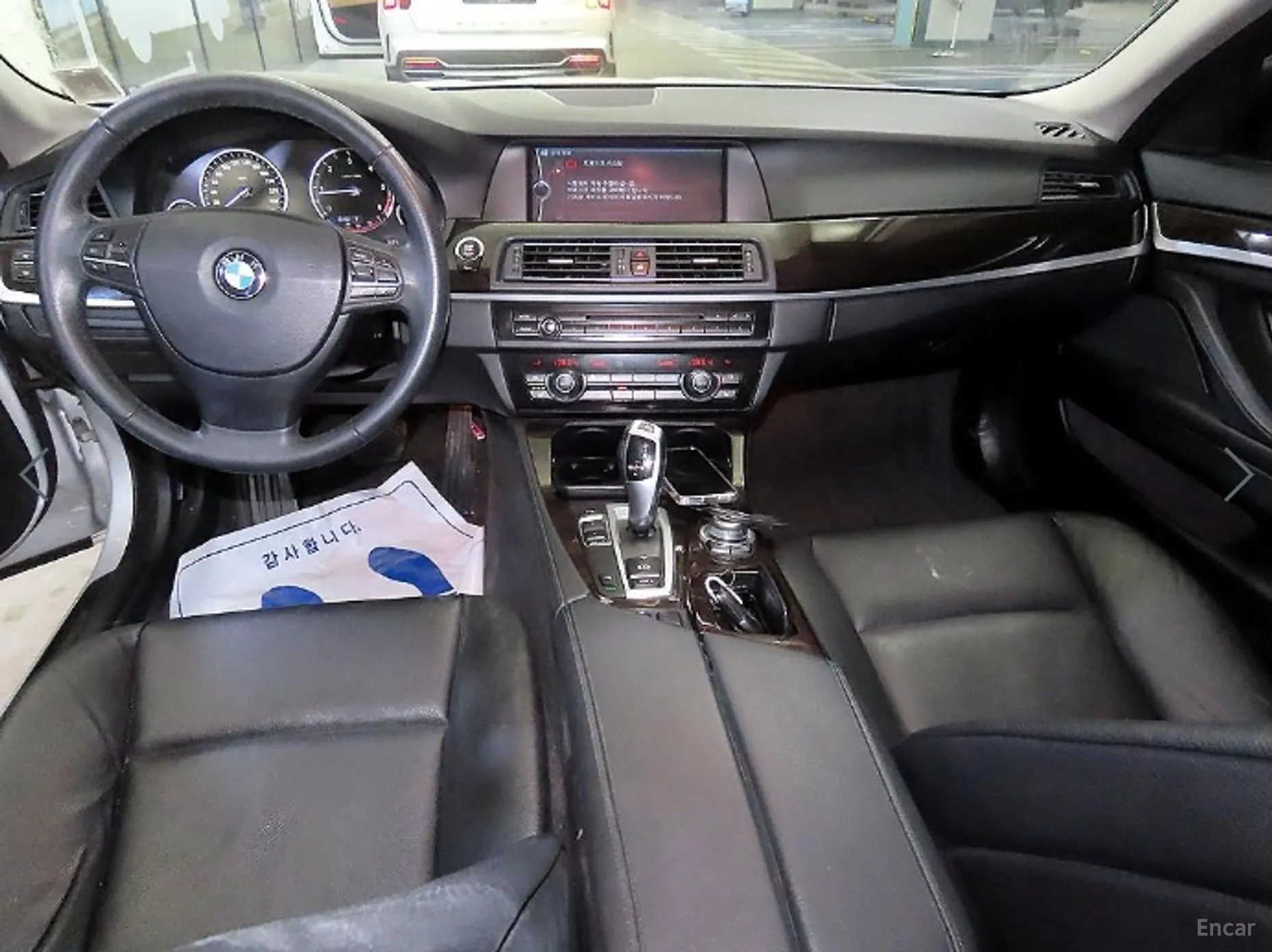 BMW 5 Series (F10) превью 10
