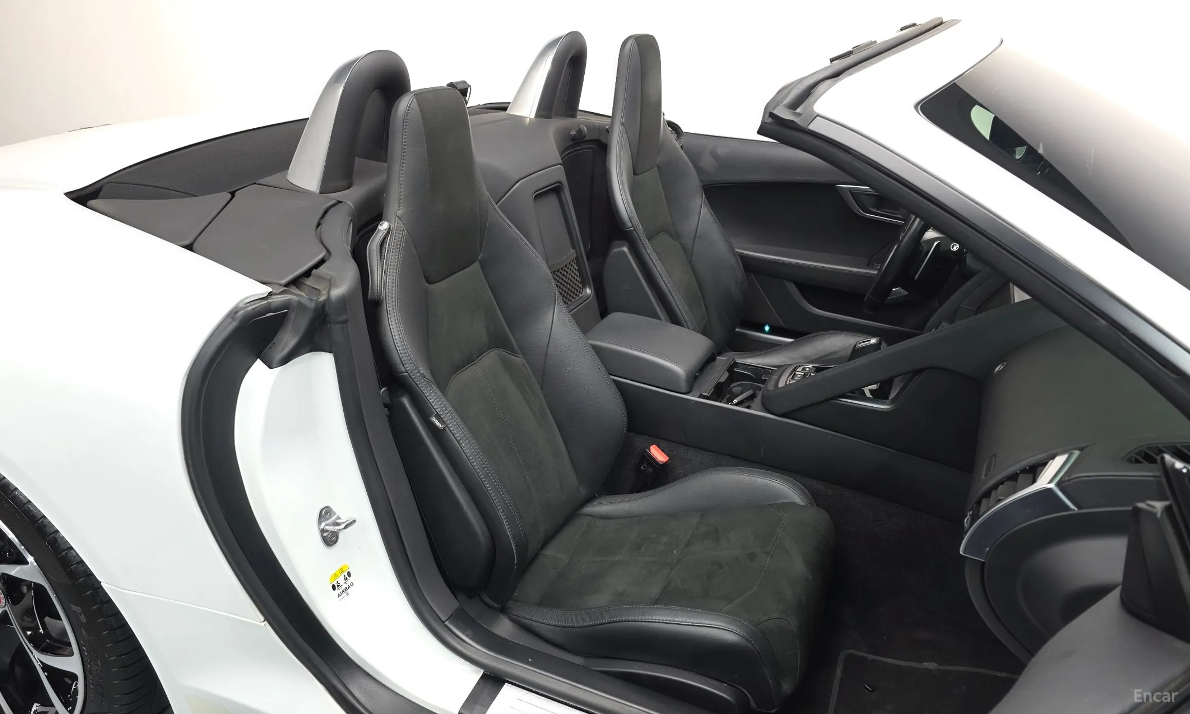Jaguar F-TYPE превью 10