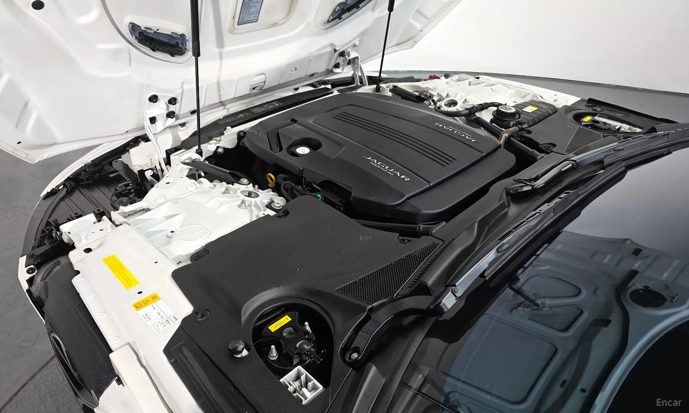 Jaguar F-TYPE превью 6