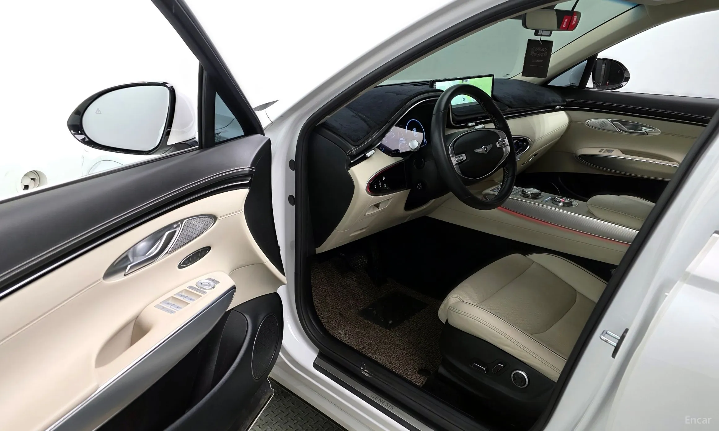 Genesis GV70 превью 10