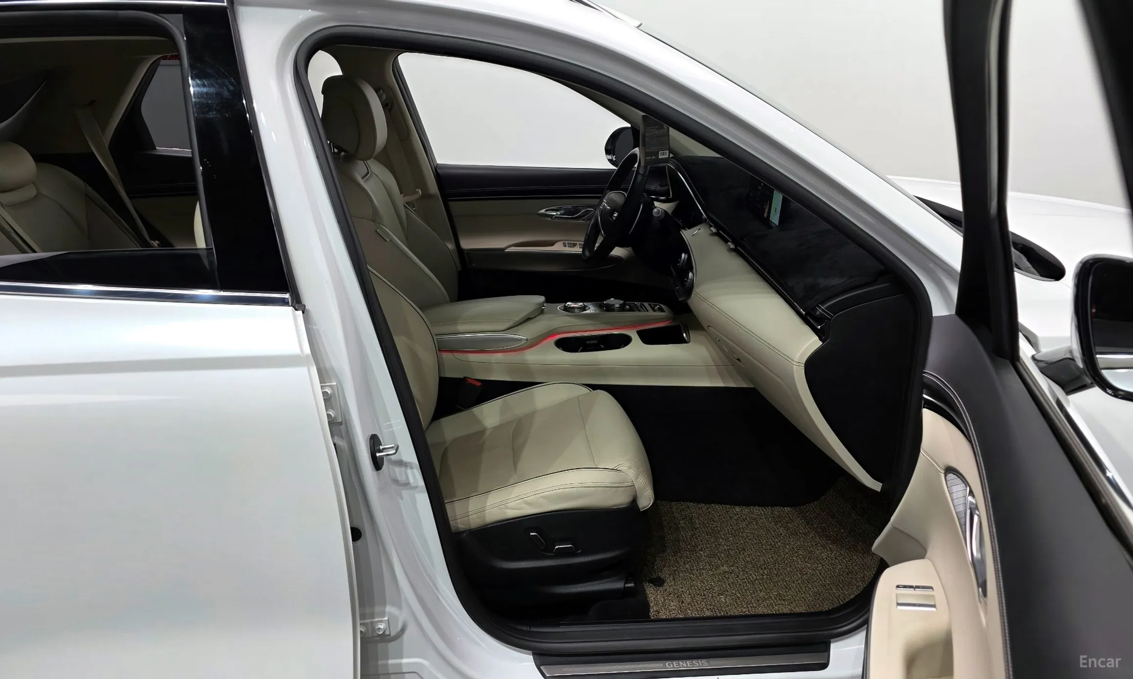 Genesis GV70 превью 11