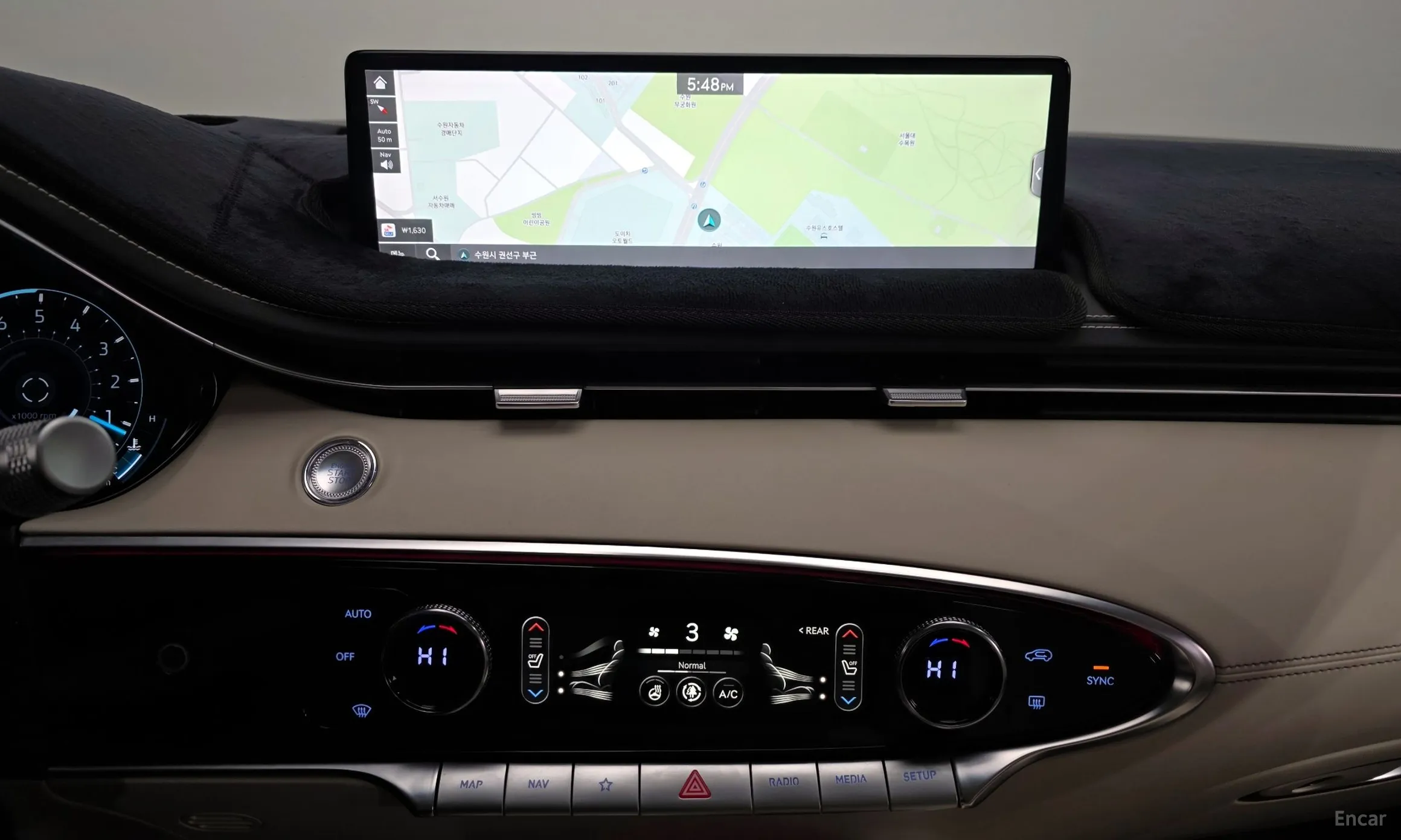 Genesis GV70 превью 14