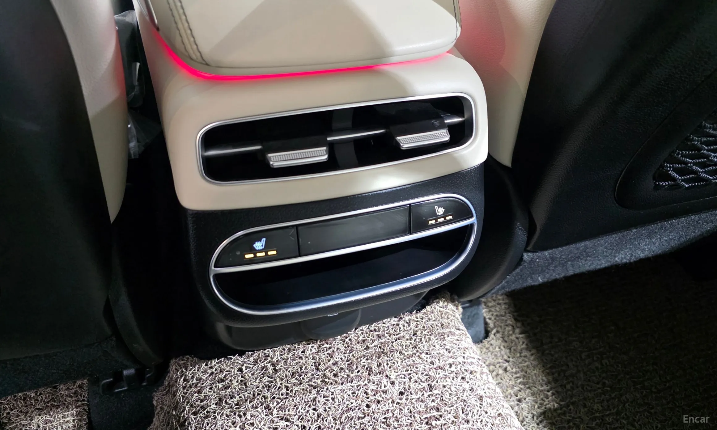 Genesis GV70 превью 19