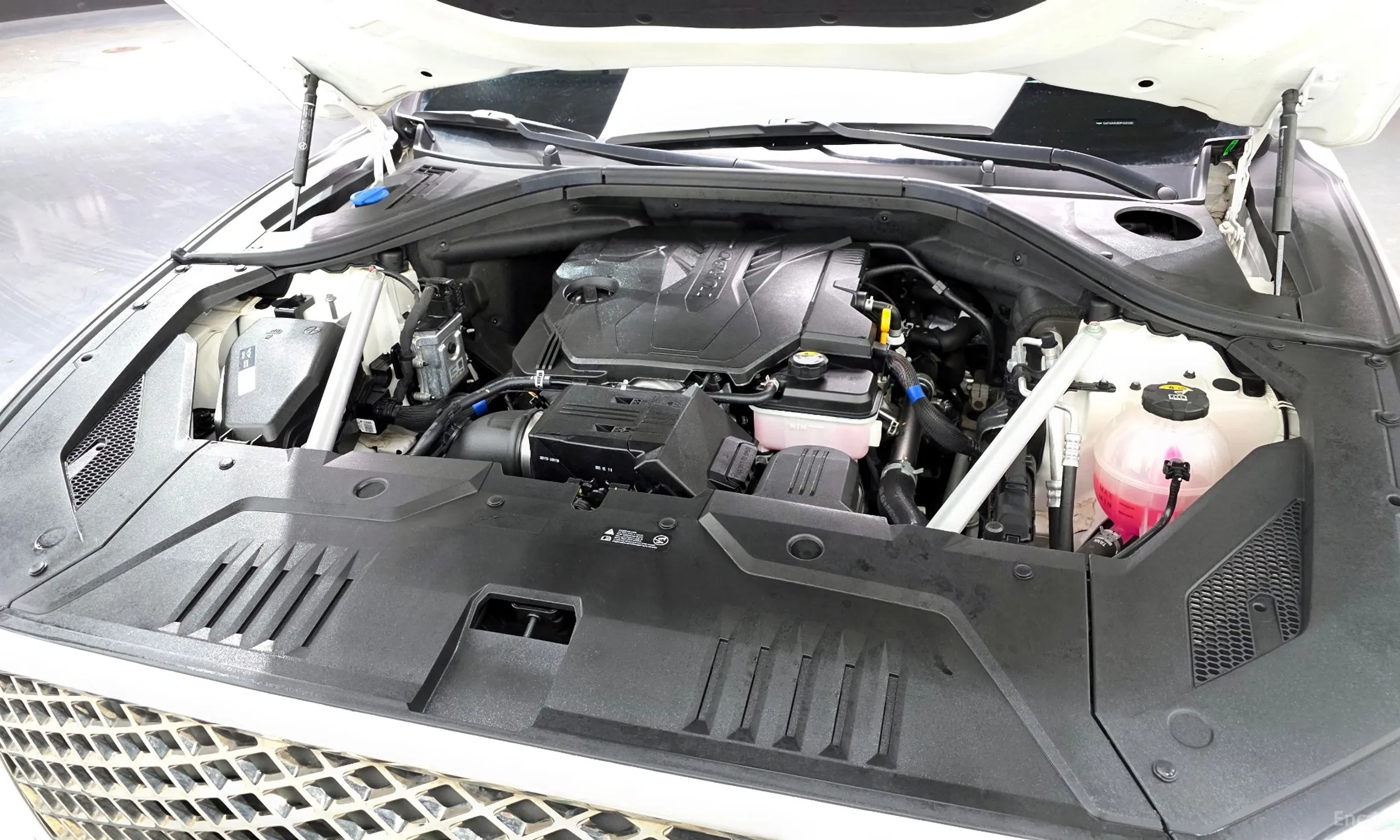 Genesis GV70 превью 6