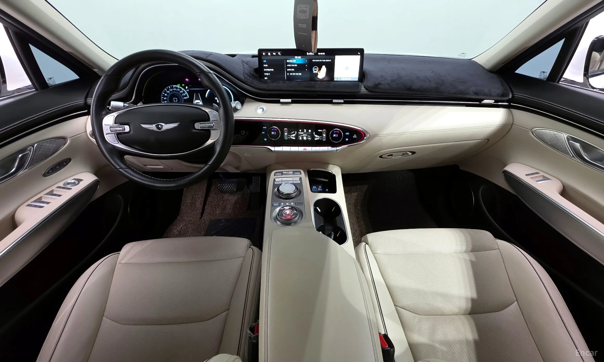 Genesis GV70 превью 7