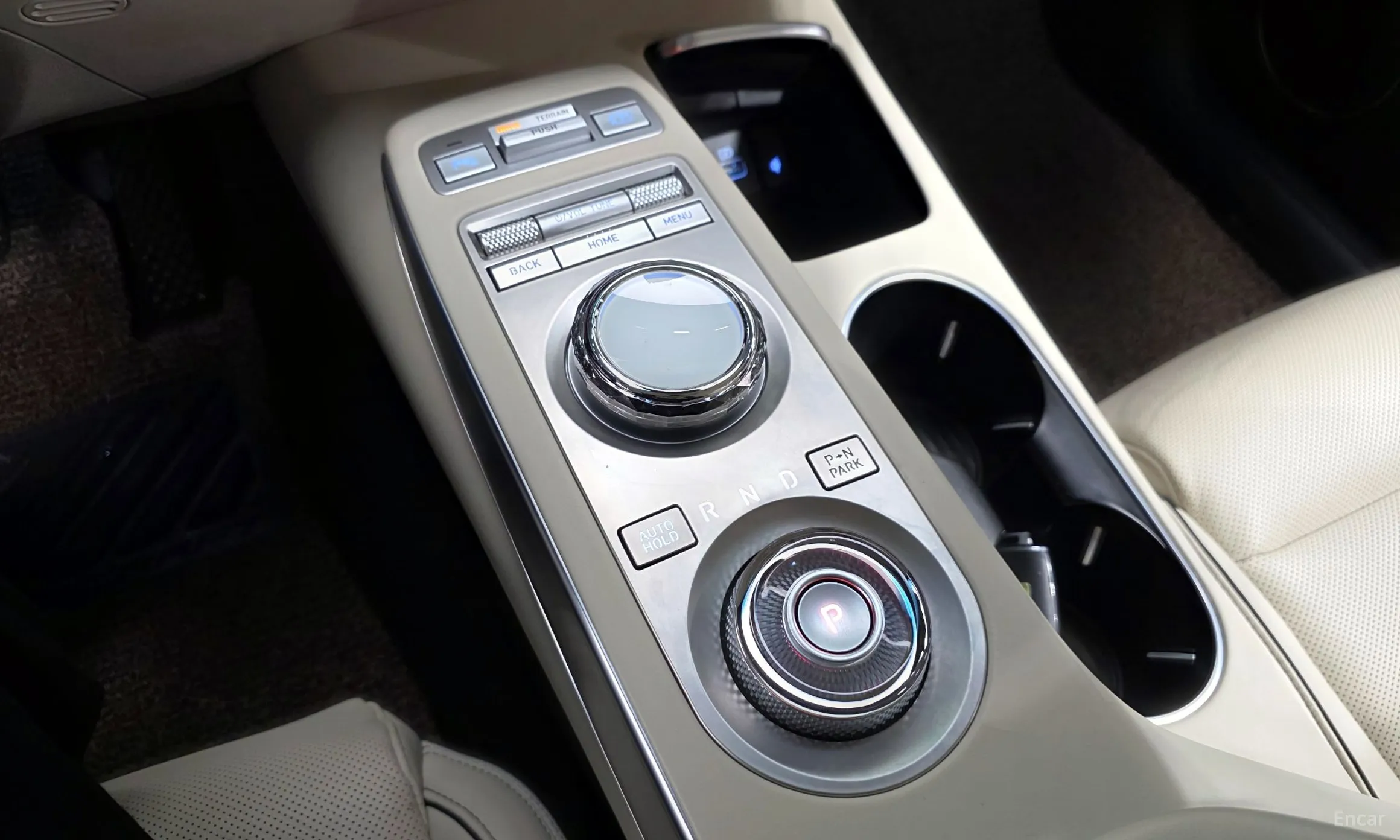 Genesis GV70 превью 9