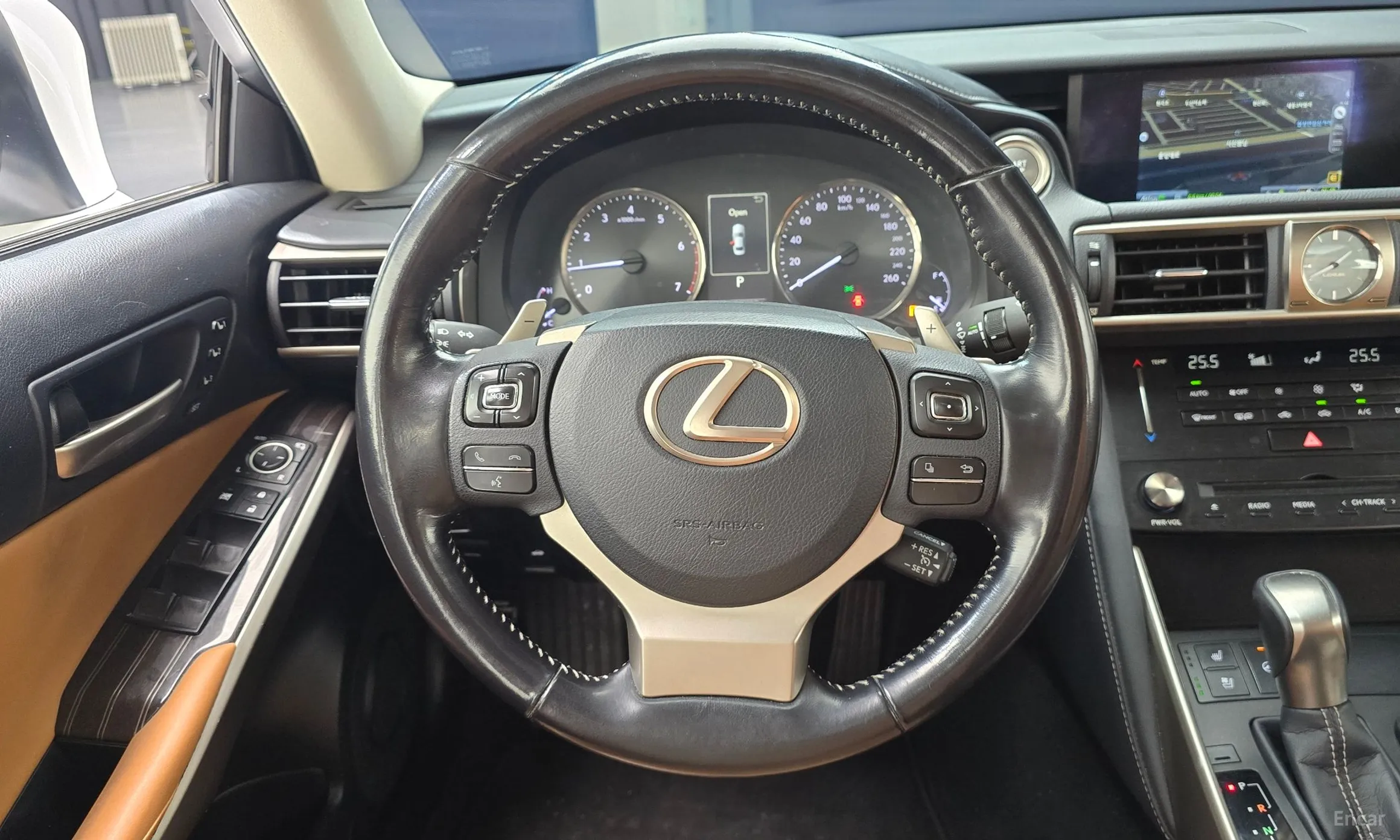 Lexus New IS200t превью 13