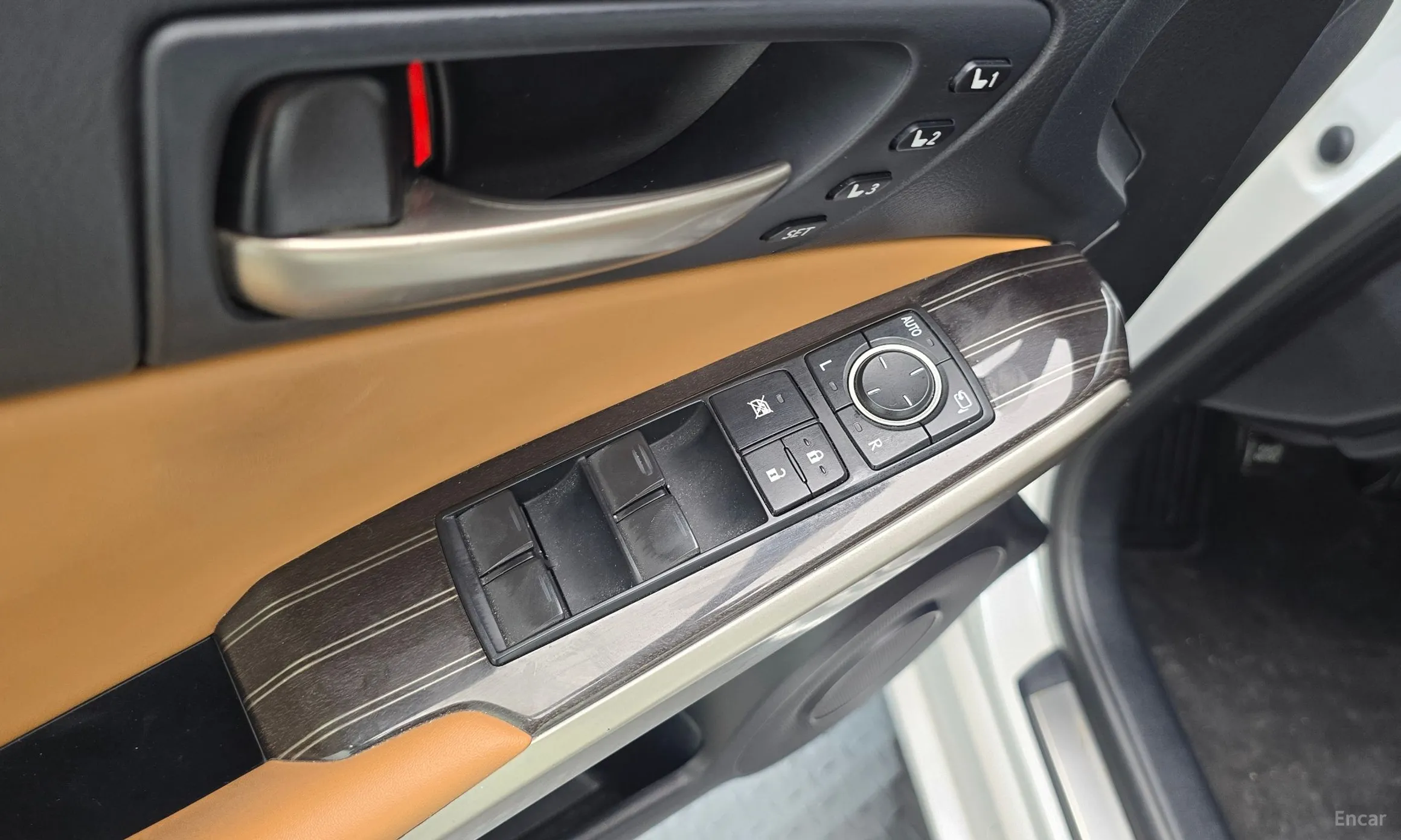Lexus New IS200t превью 14