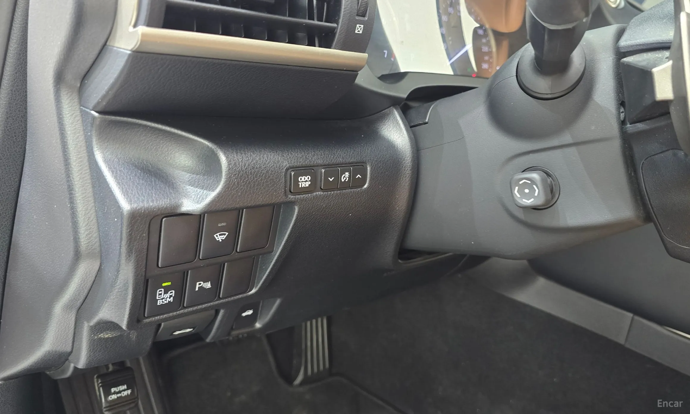 Lexus New IS200t превью 15