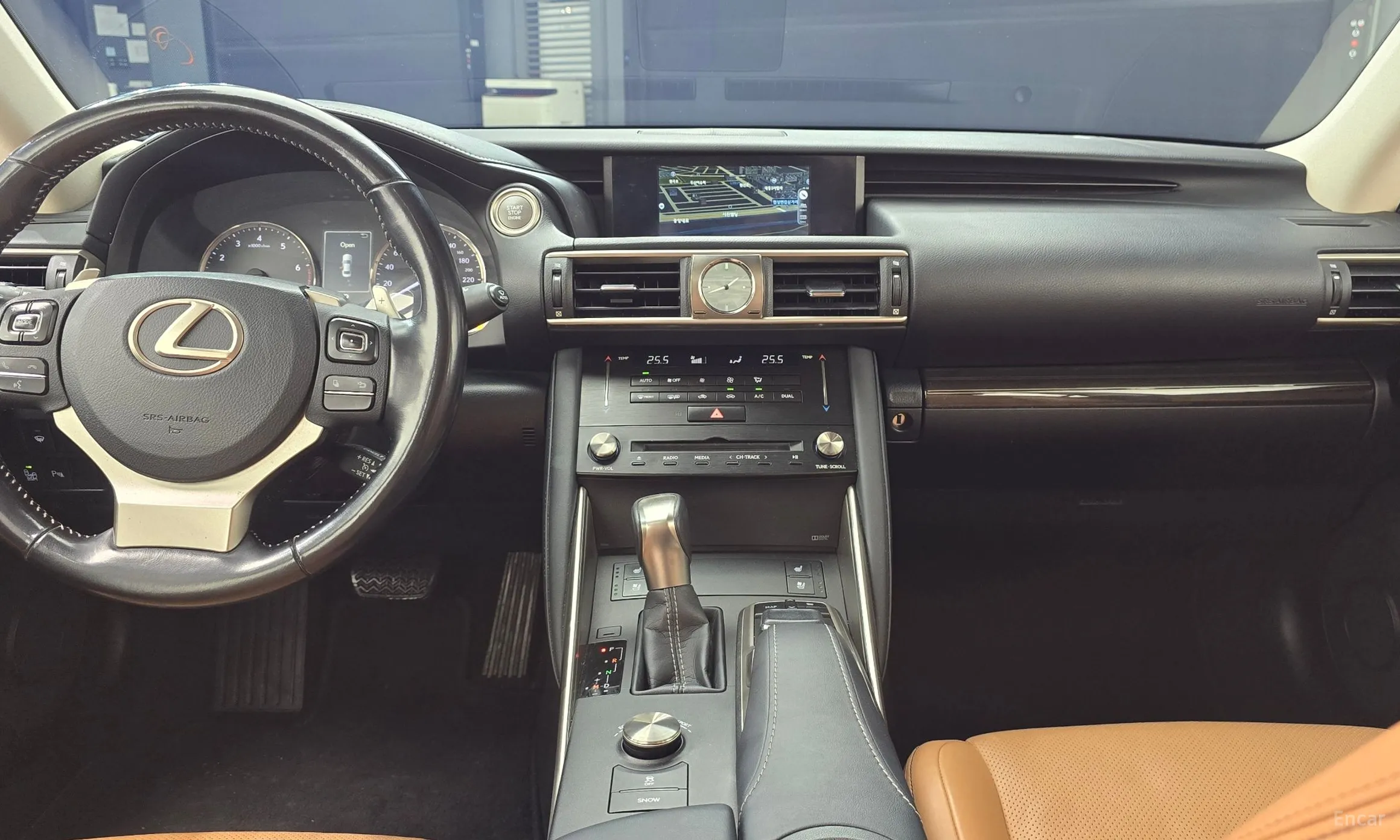 Lexus New IS200t превью 19