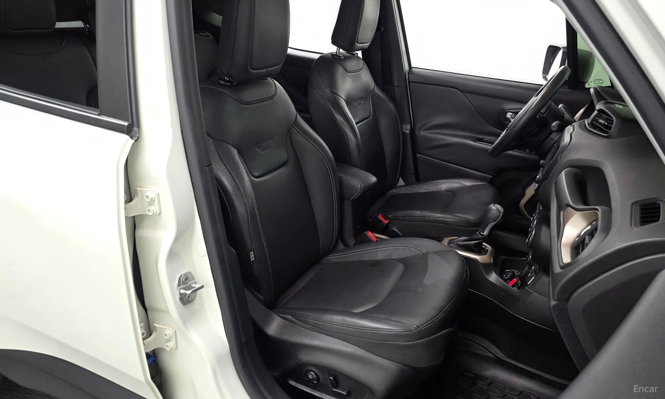 Jeep Renegade превью 10