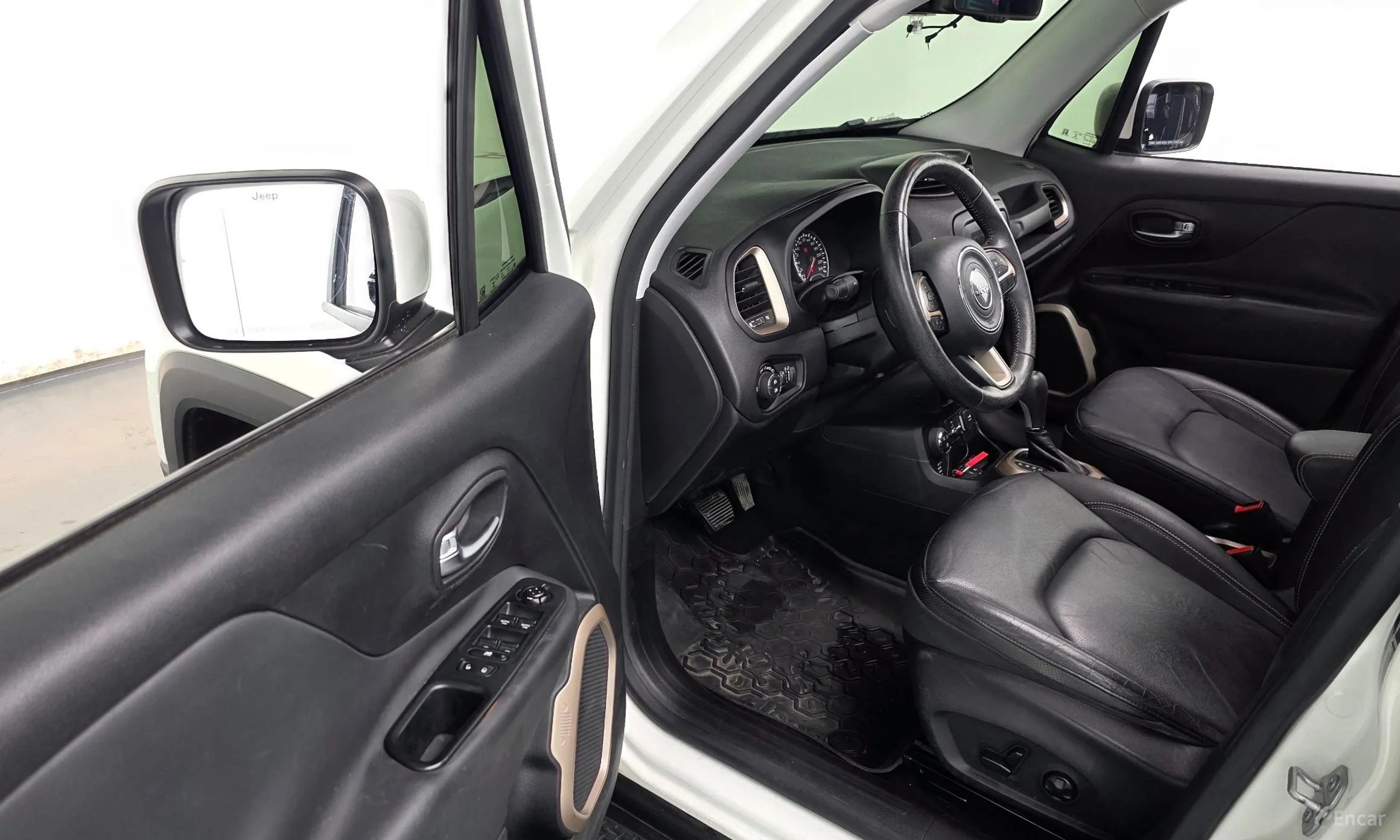 Jeep Renegade превью 11