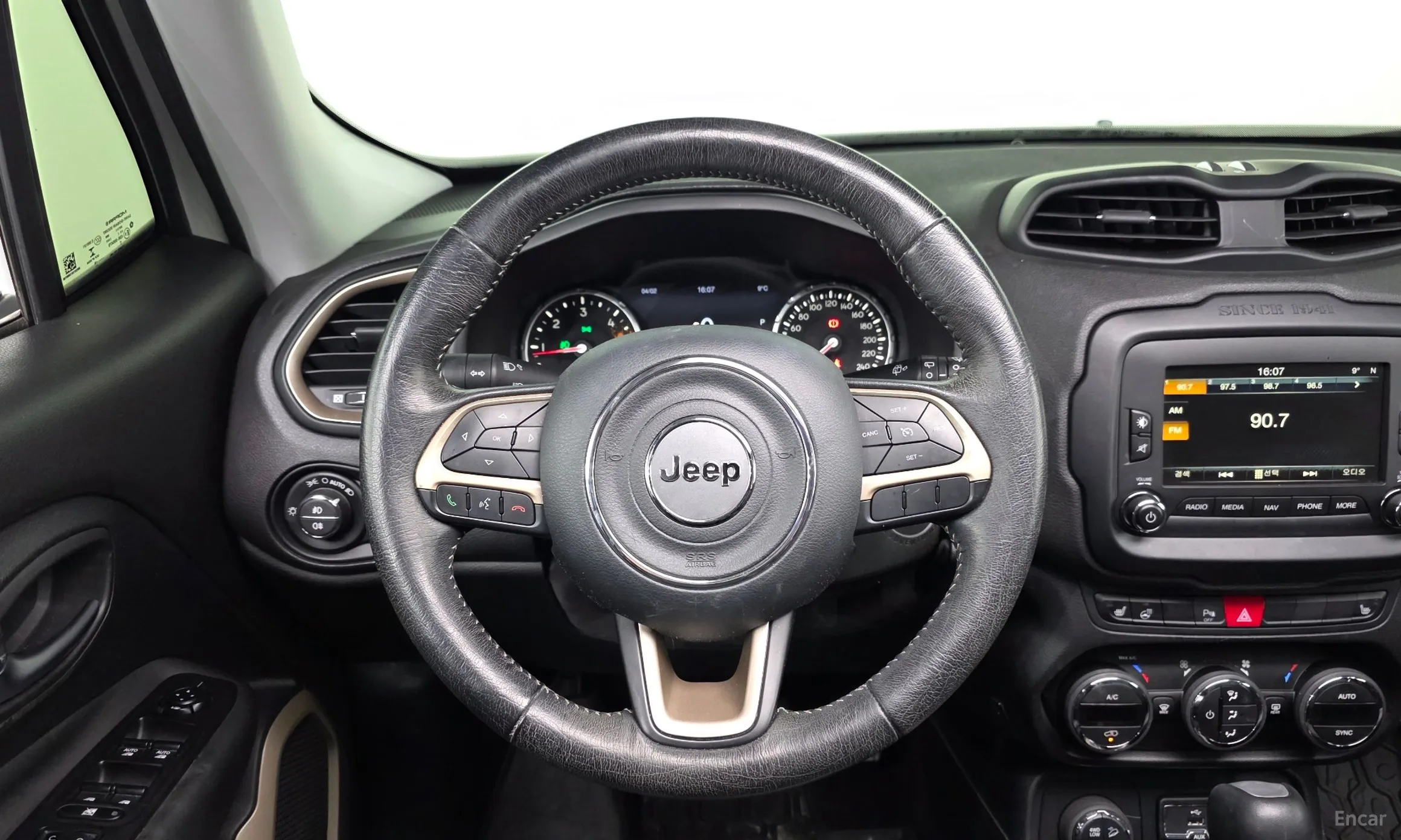 Jeep Renegade превью 13