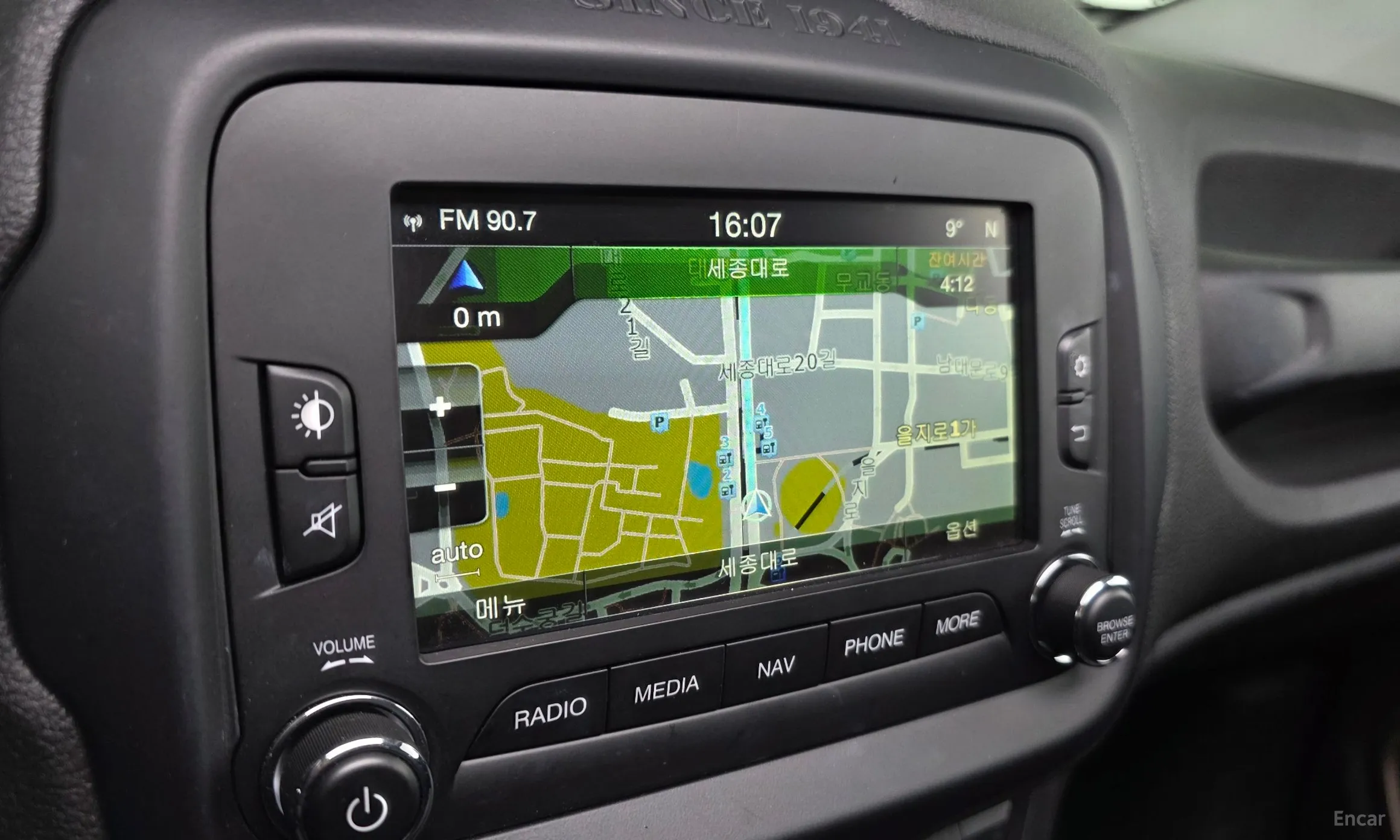Jeep Renegade превью 14