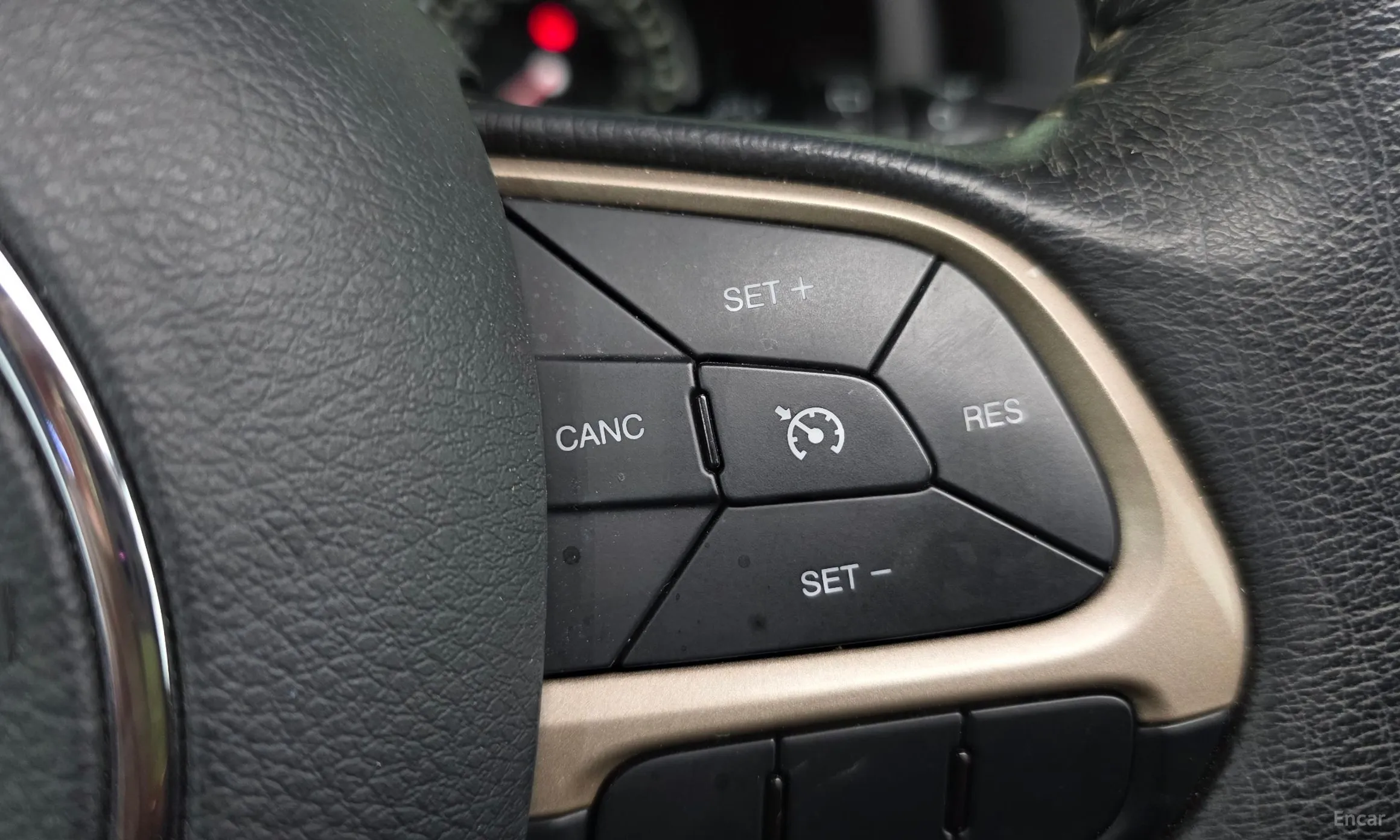 Jeep Renegade превью 18