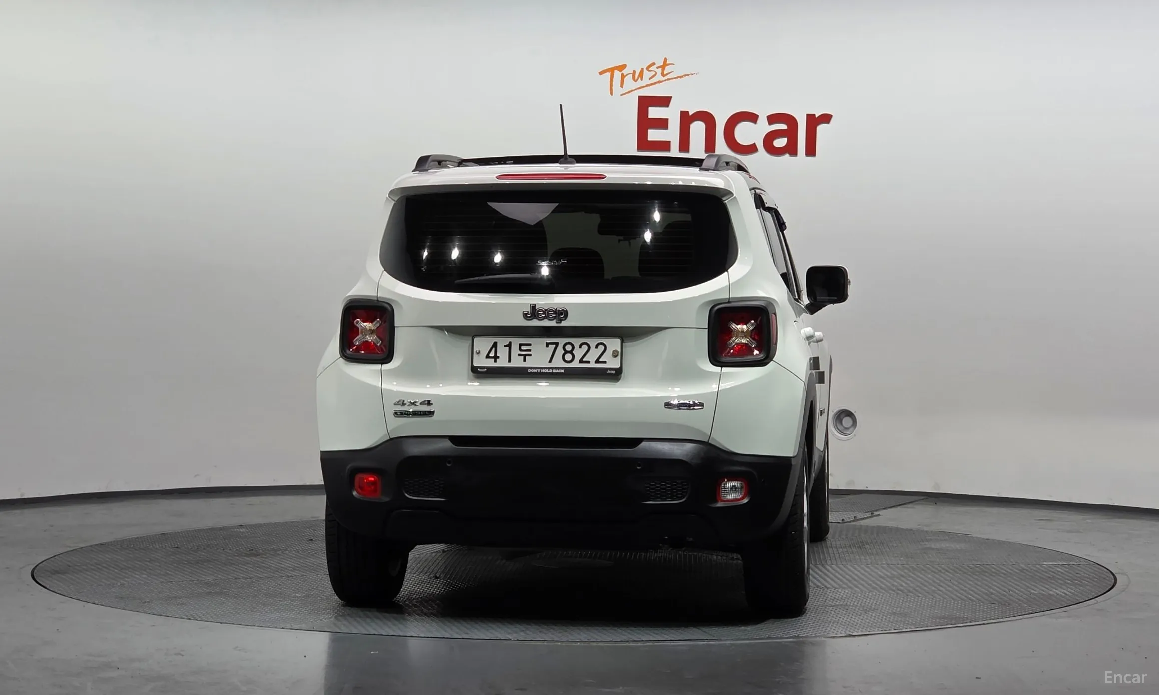 Jeep Renegade превью 4