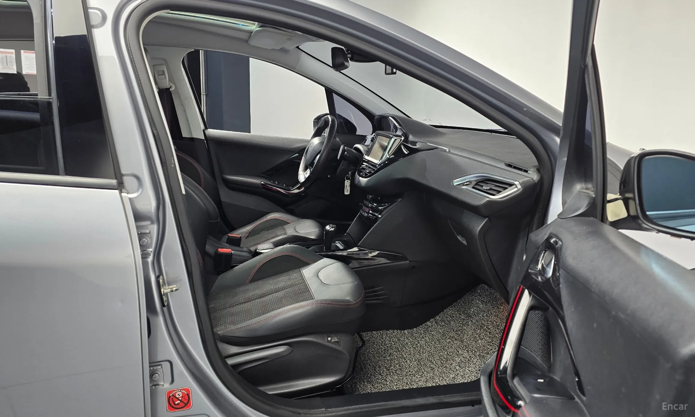 Peugeot 2008. превью 11