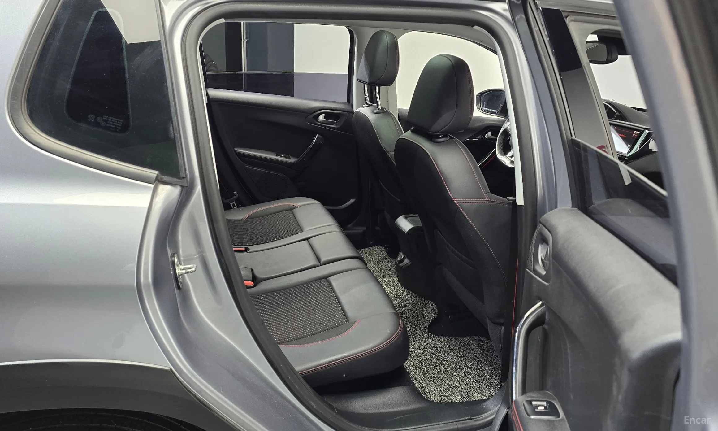 Peugeot 2008. превью 12