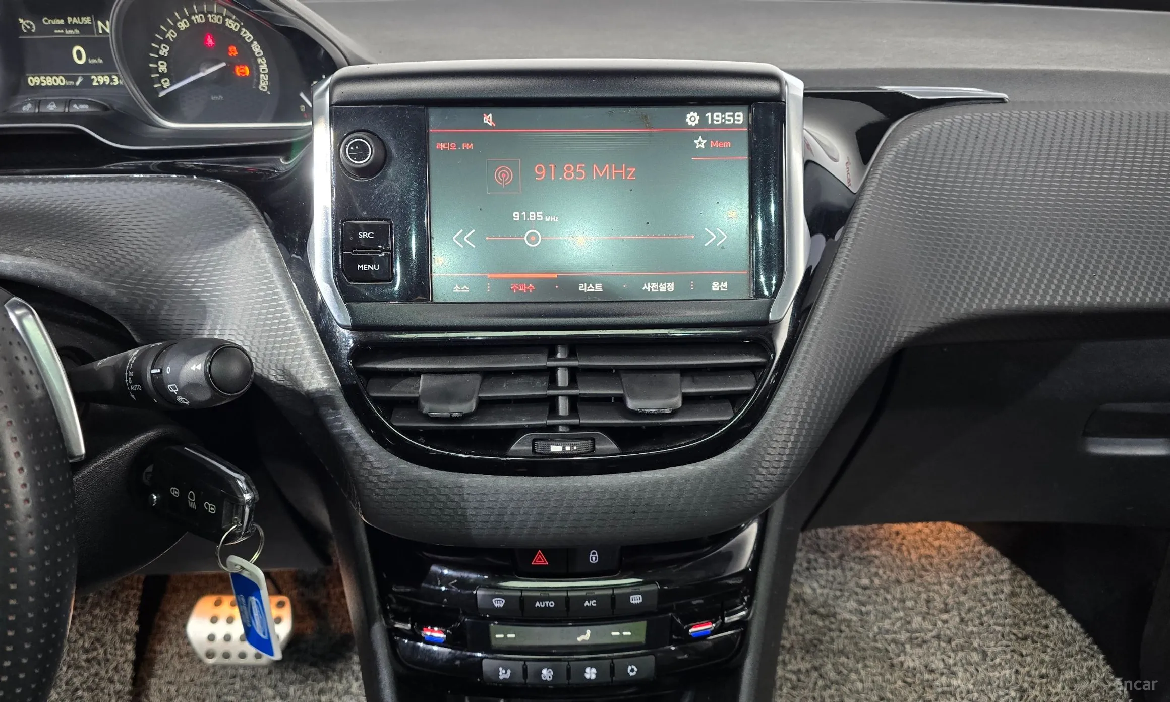 Peugeot 2008. превью 14