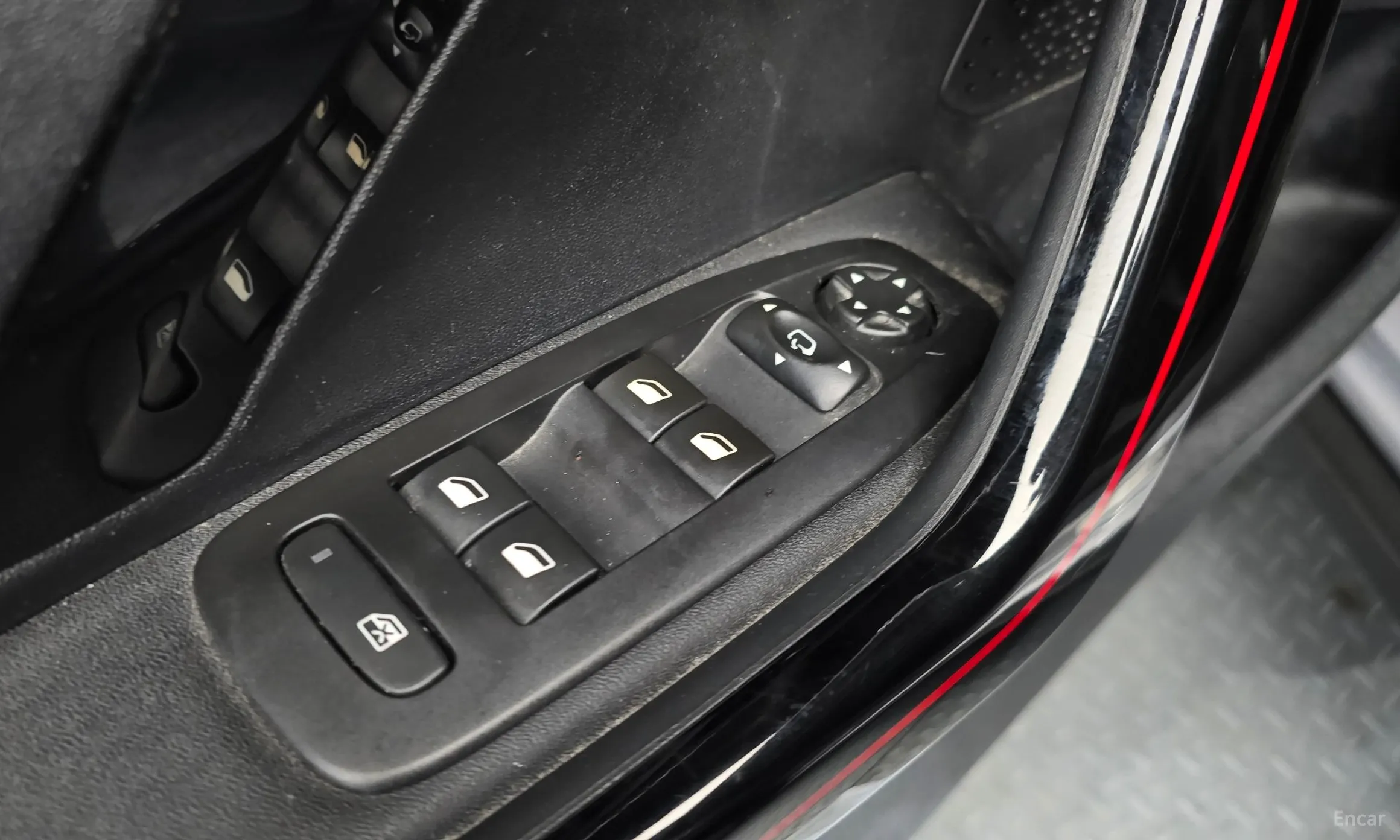 Peugeot 2008. превью 18