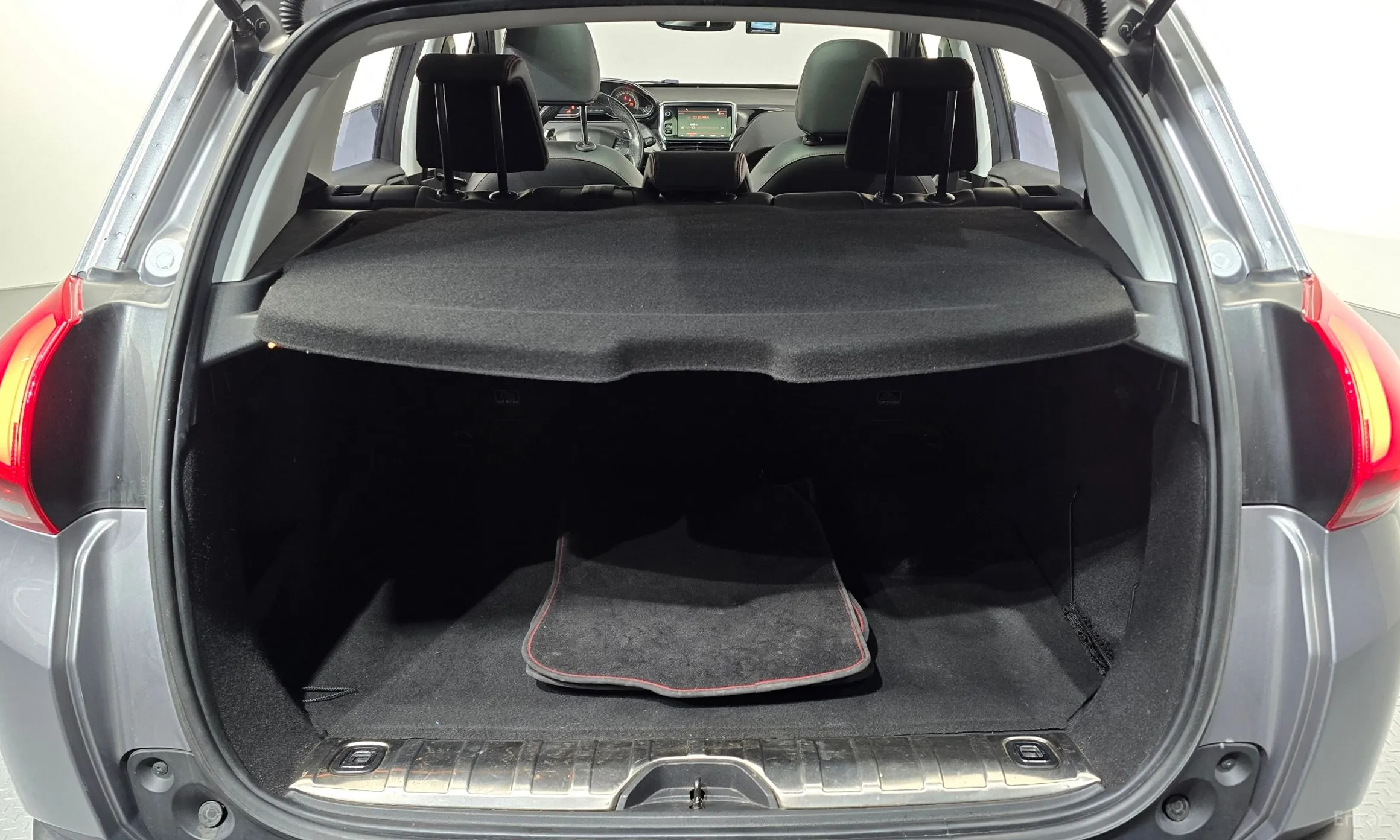 Peugeot 2008. превью 20