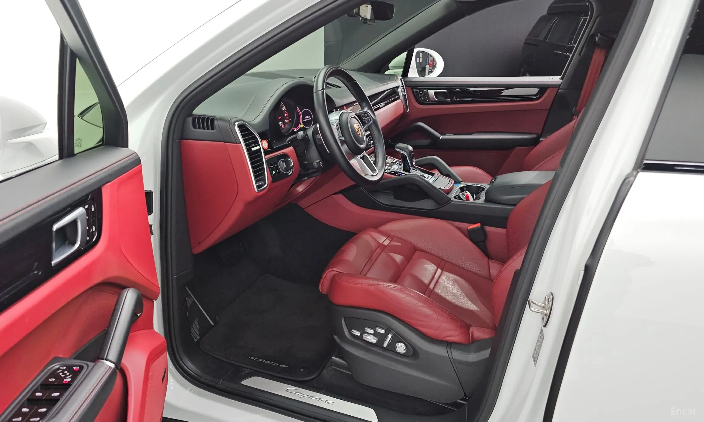 Porsche Cayenne (PO536) превью 11