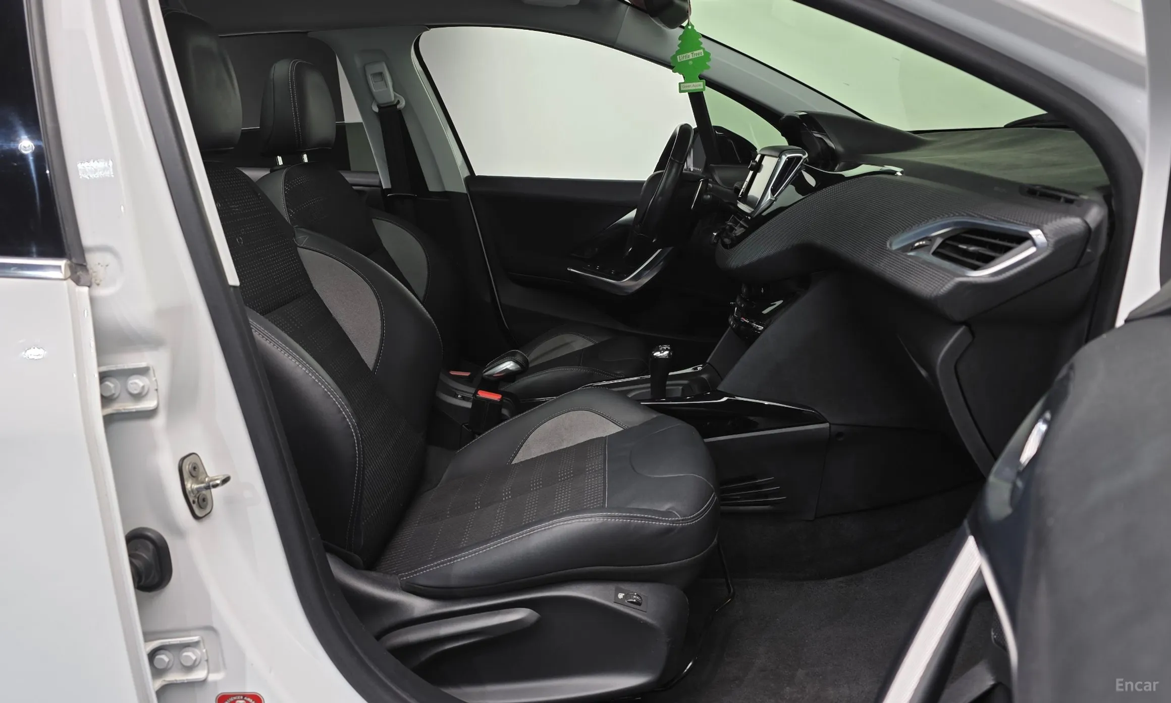 Peugeot 2008. превью 11