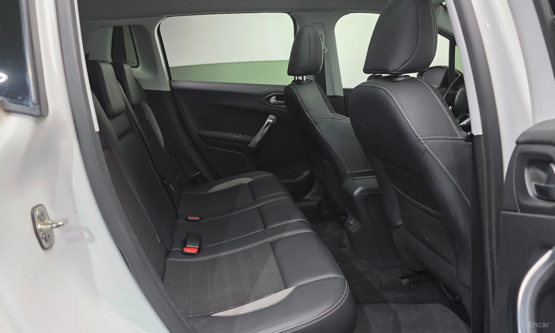 Peugeot 2008. превью 12