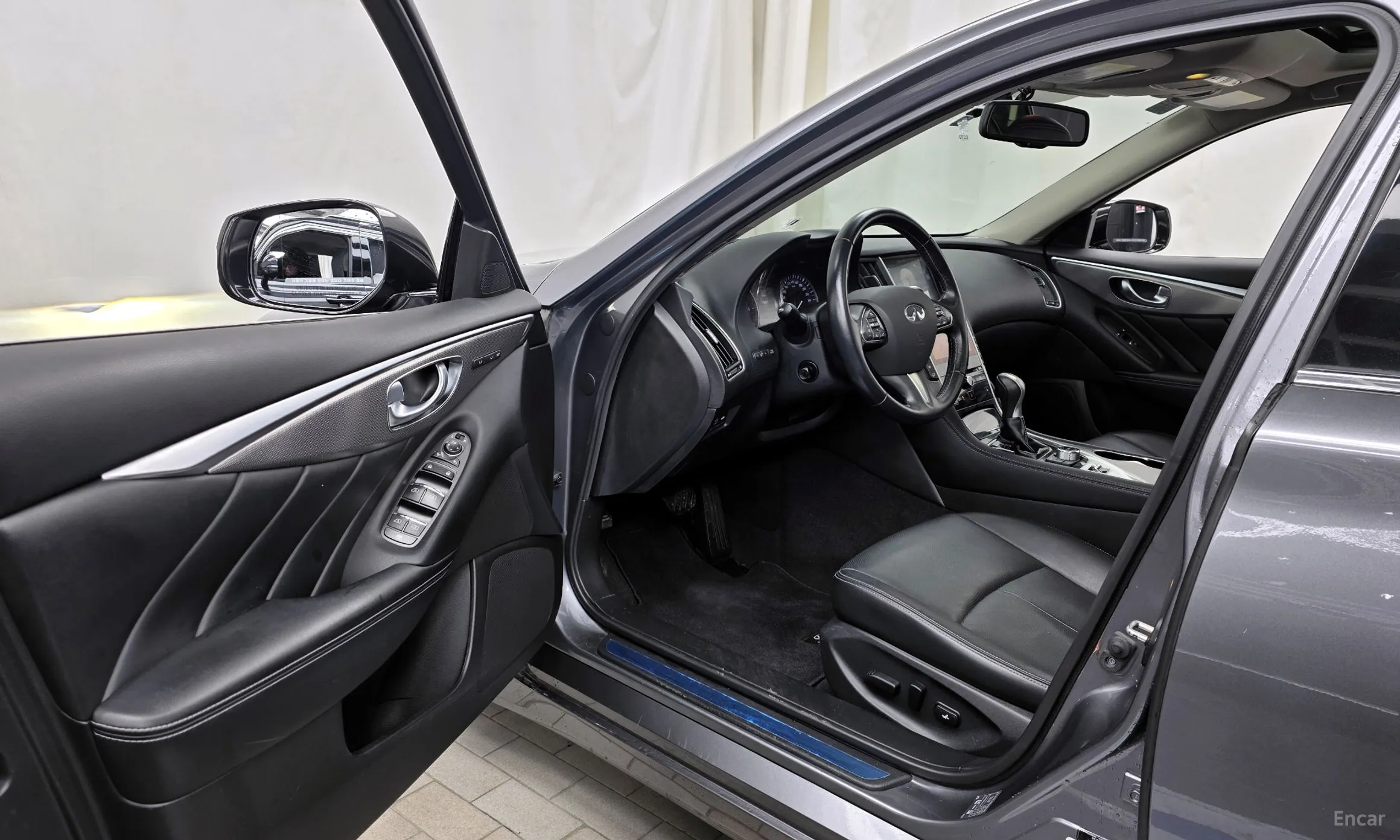 Infiniti Q50 превью 10