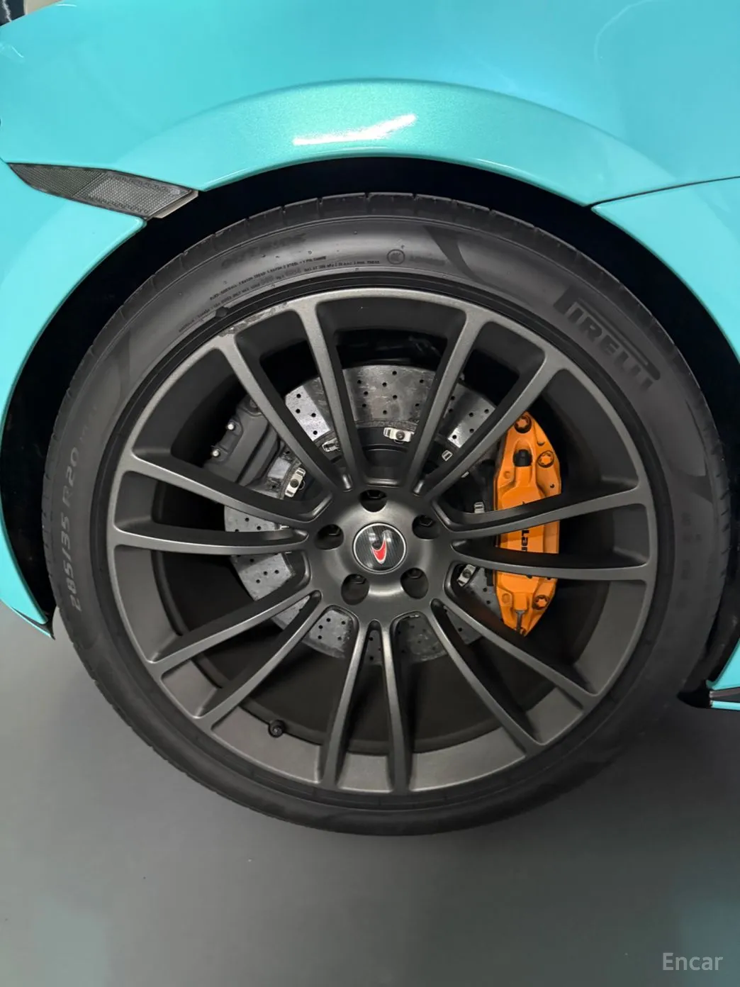 McLaren 570S превью 14
