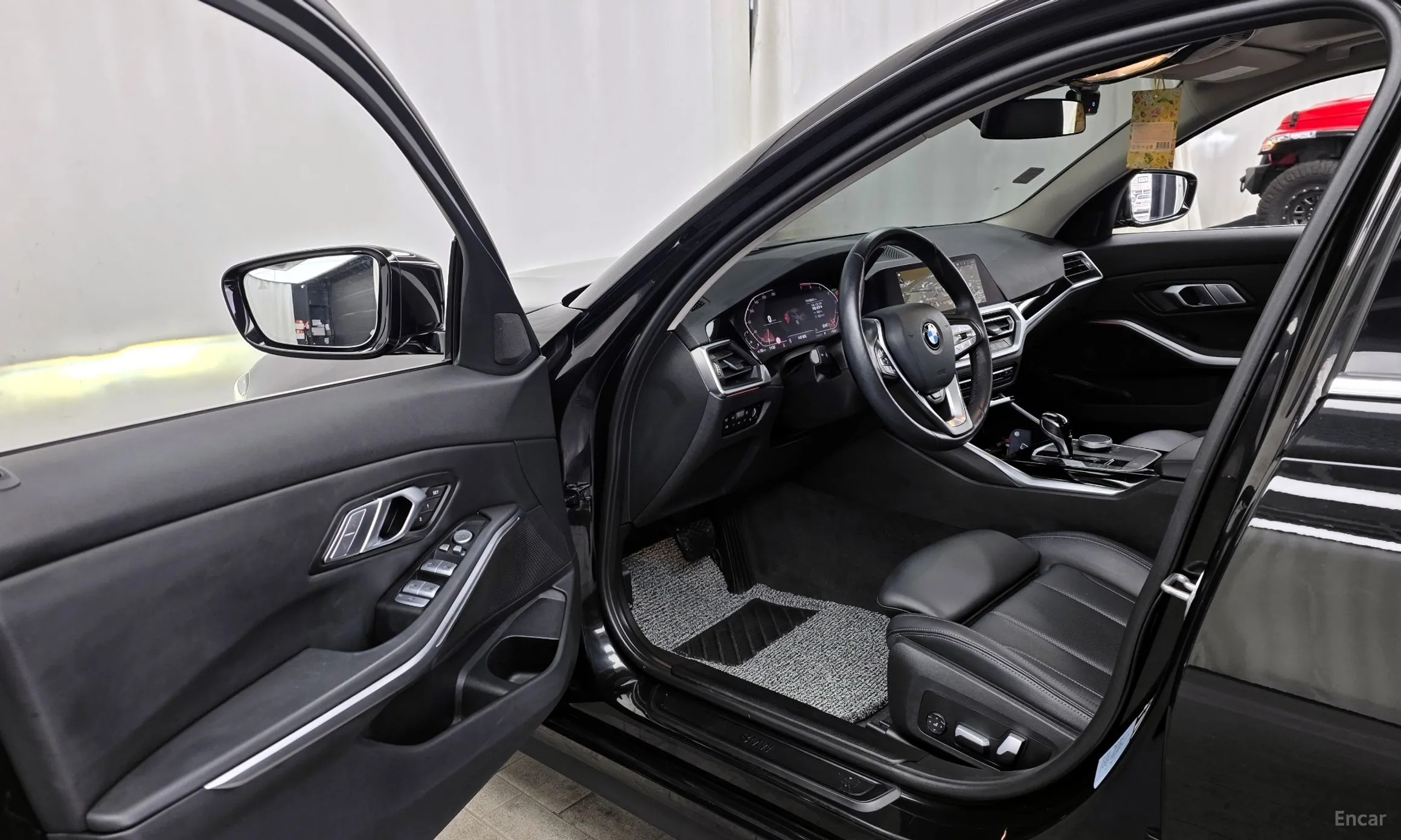 BMW 3 Series (G20) превью 10