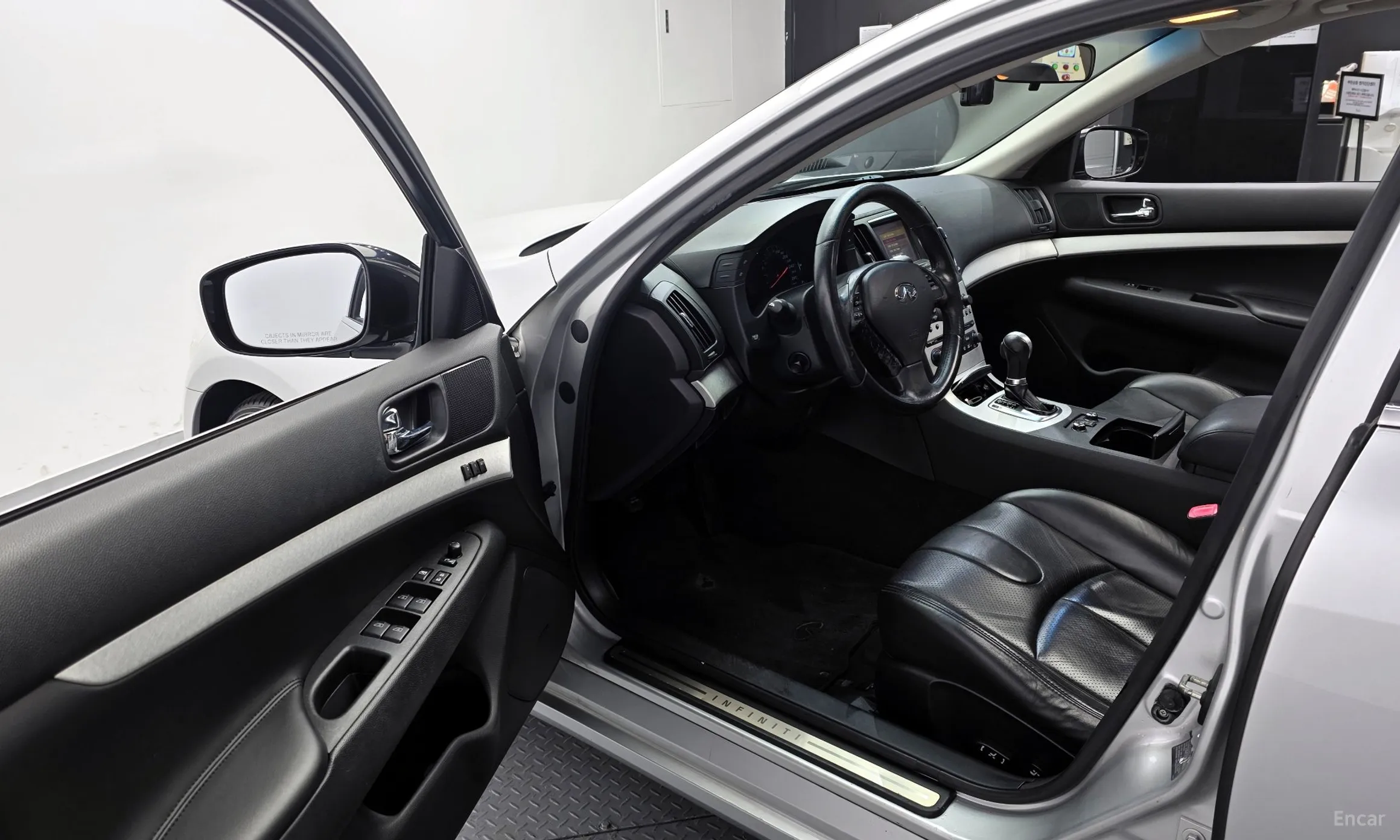 Infiniti G37 превью 10