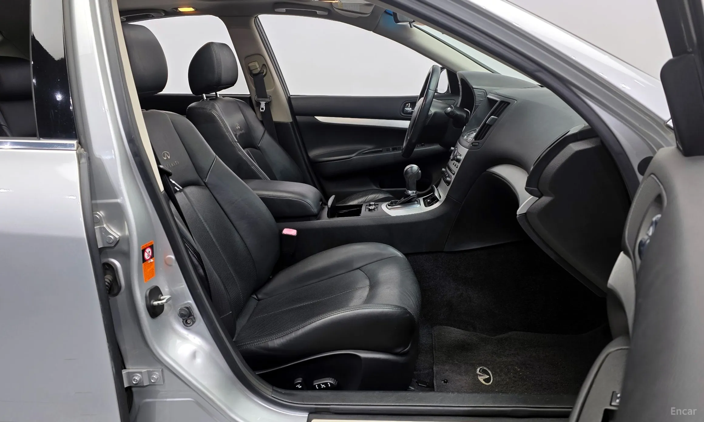 Infiniti G37 превью 11