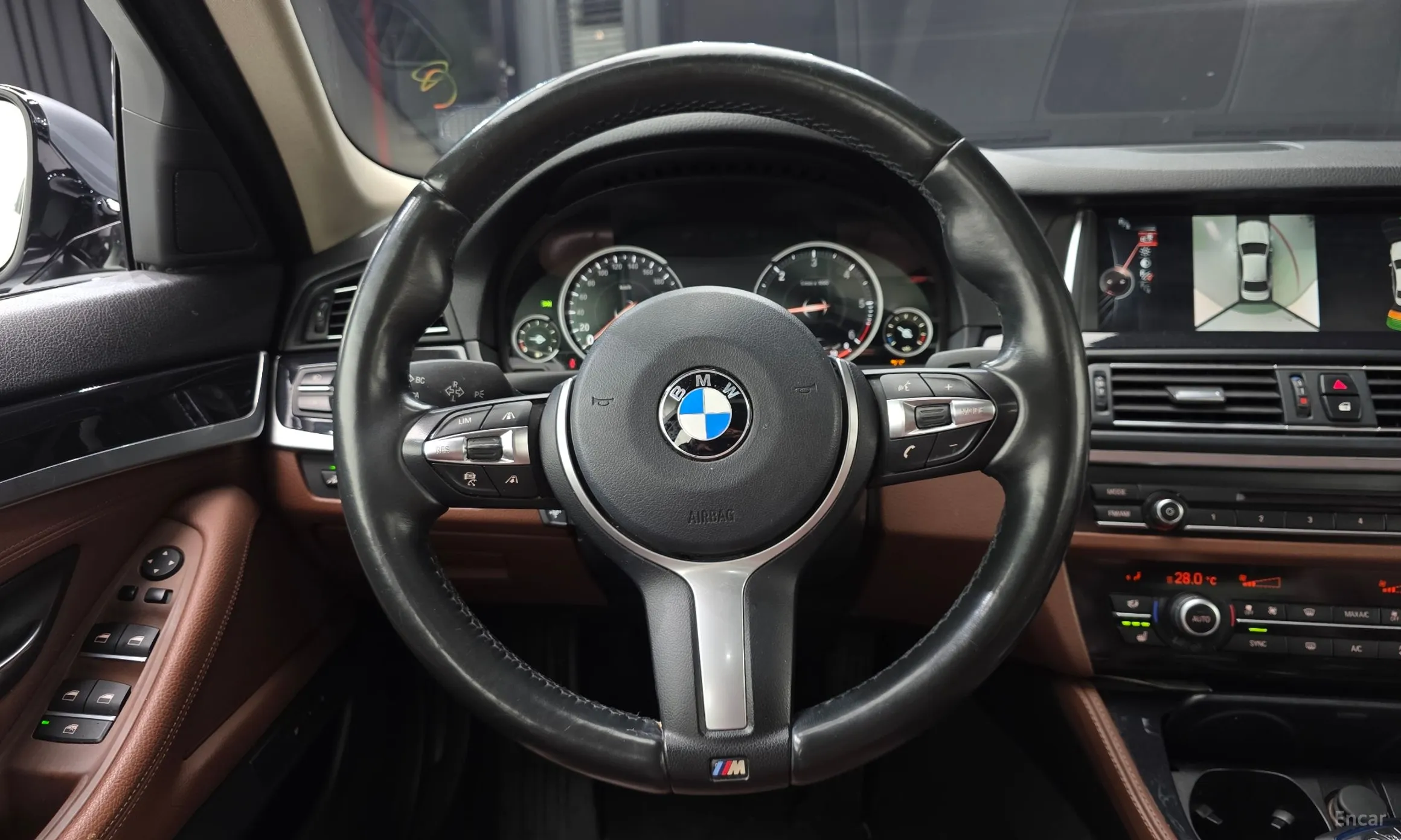 BMW 5 Series (F10) превью 13