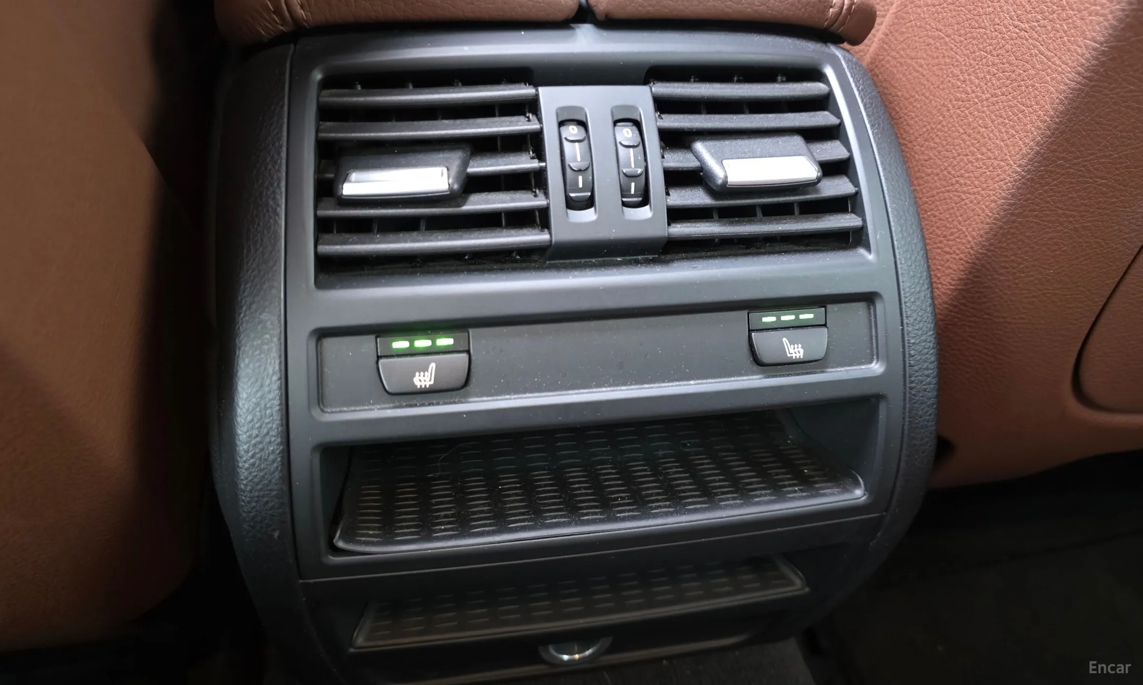 BMW 5 Series (F10) превью 18