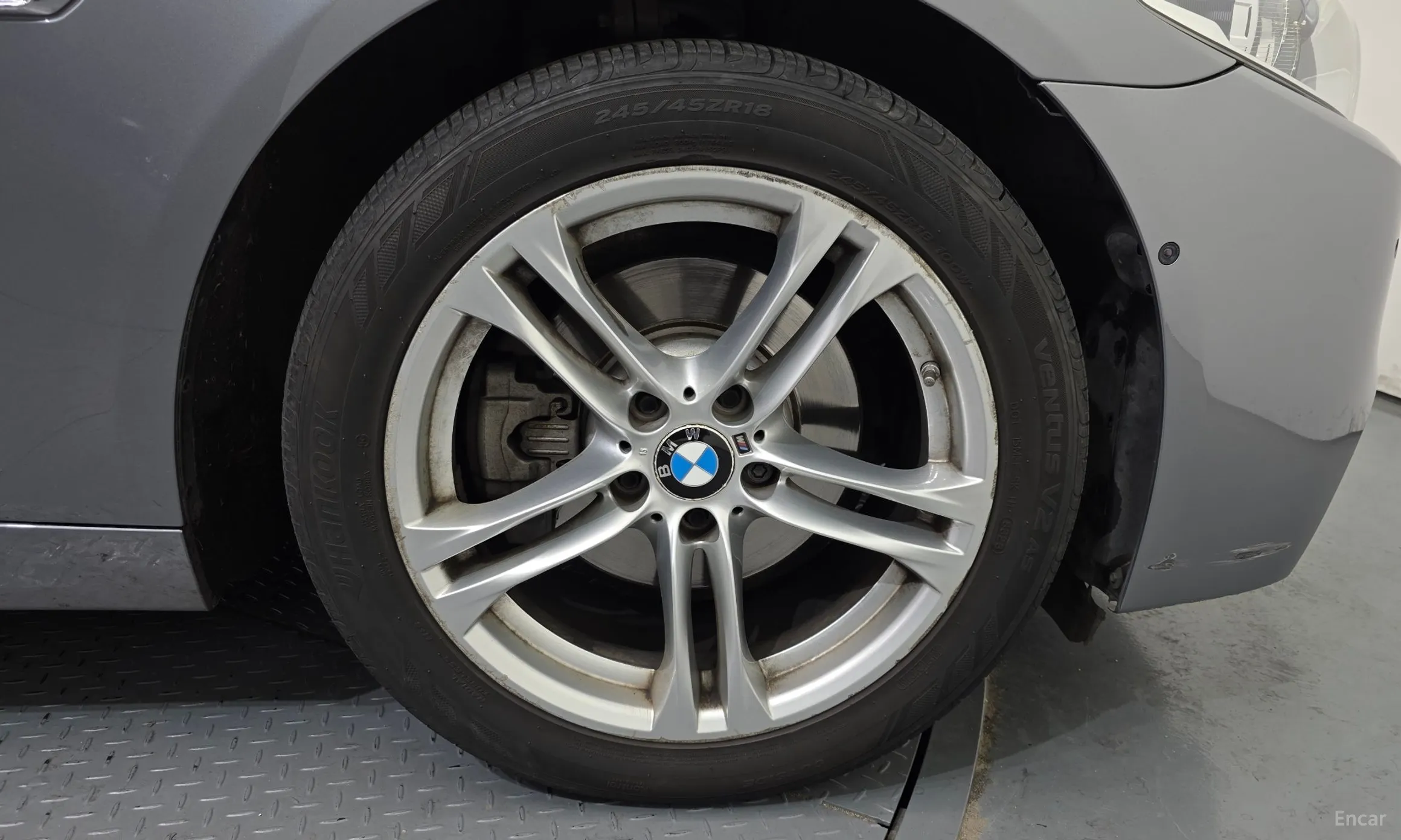 BMW 5 Series (F10) превью 5