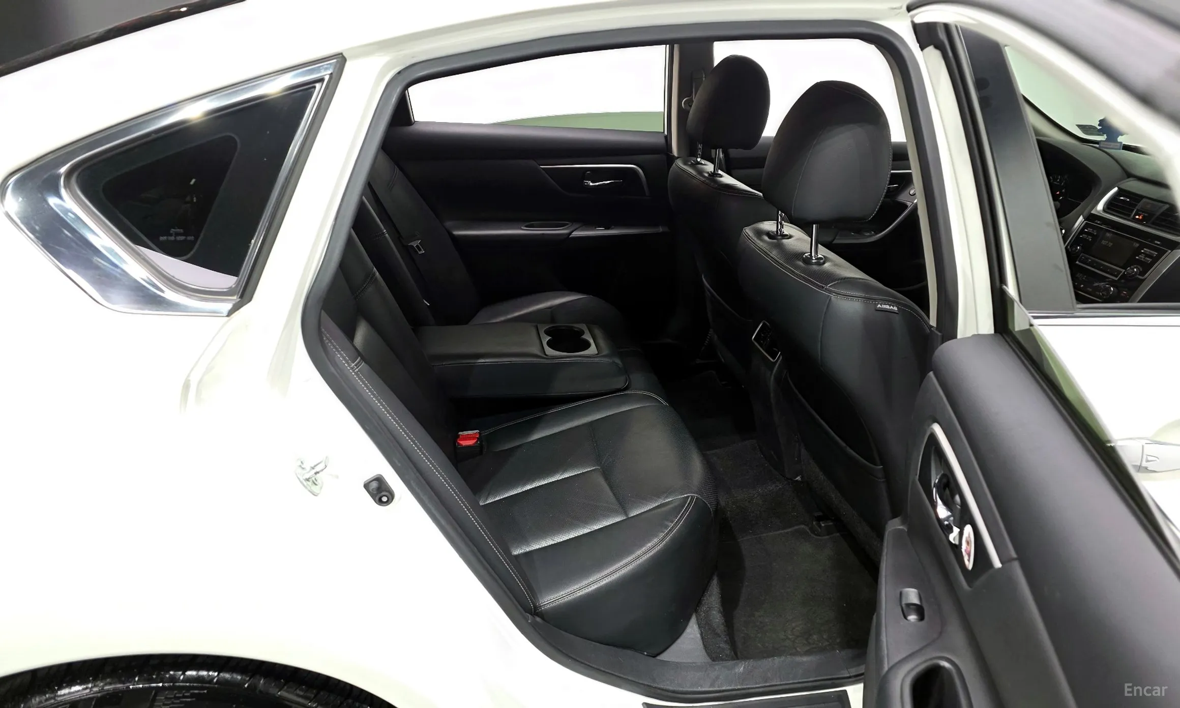 Nissan Altima превью 12