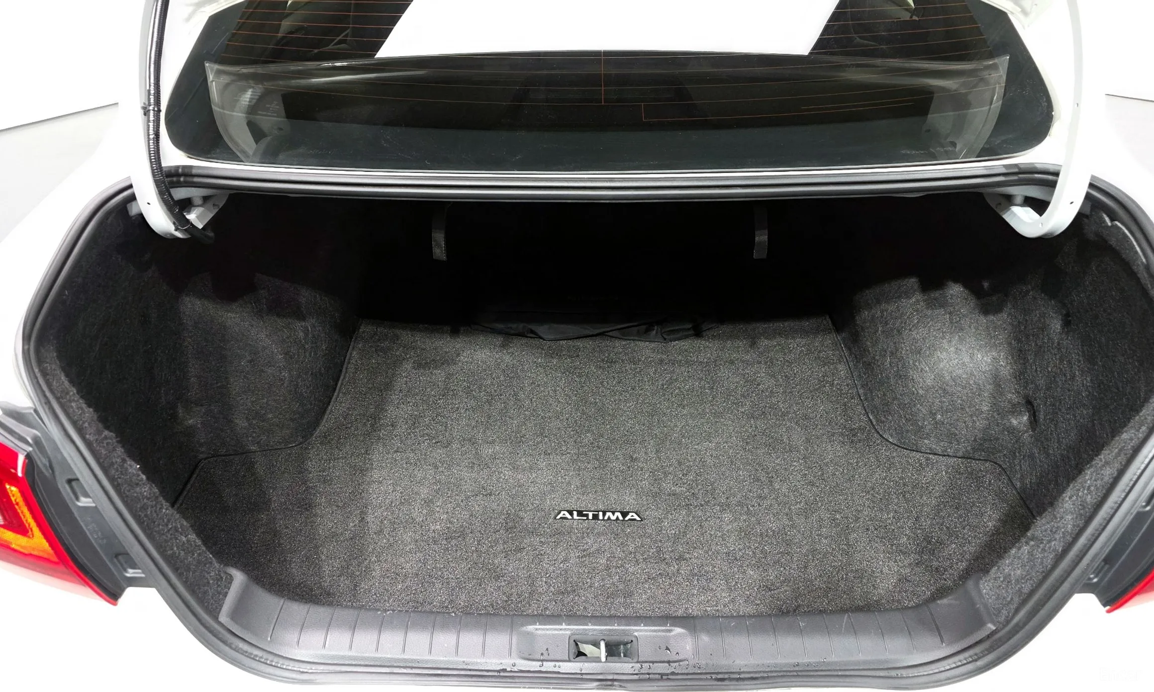 Nissan Altima превью 20