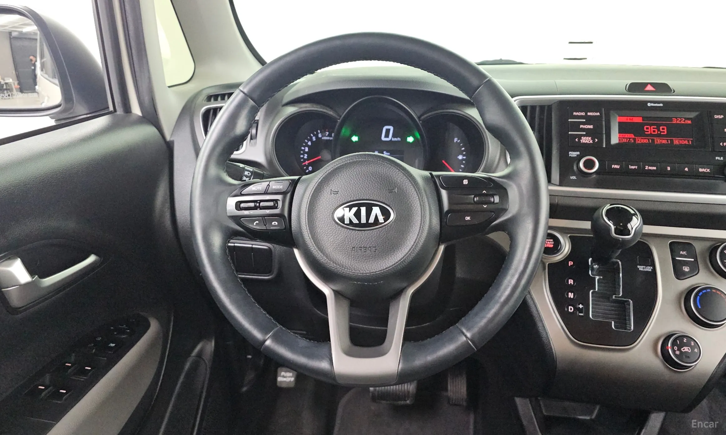 Kia Ray превью 11