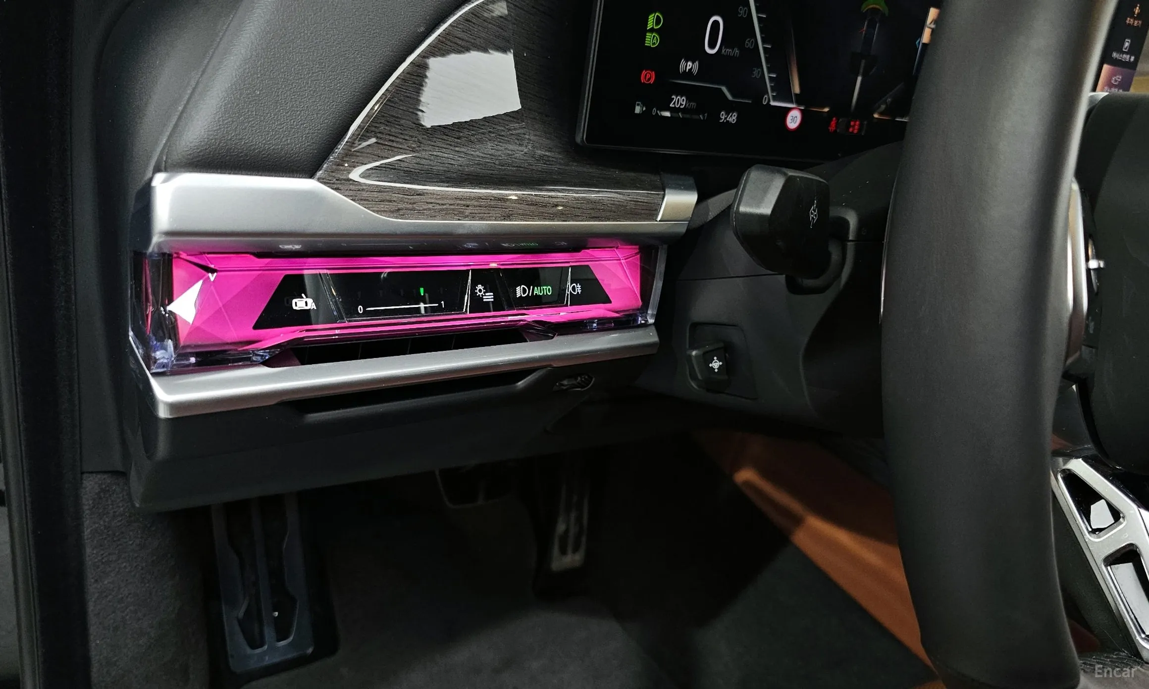 BMW 7 Series (G70) превью 17