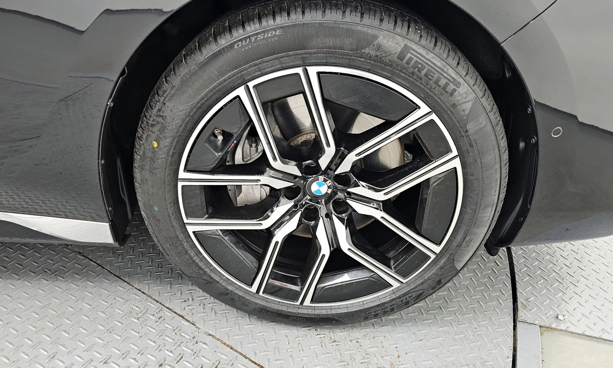 BMW 7 Series (G70) превью 5
