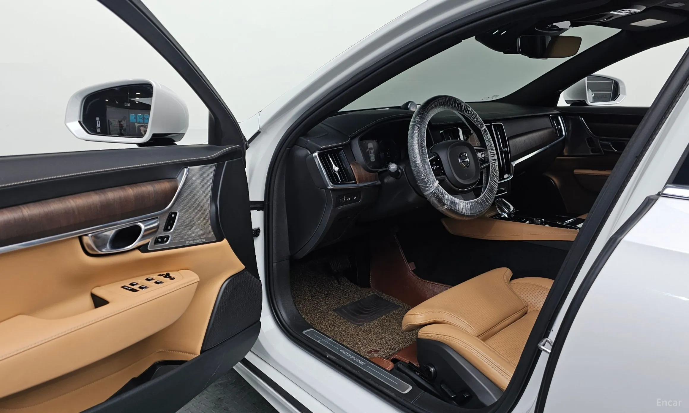 Volvo S90 превью 10
