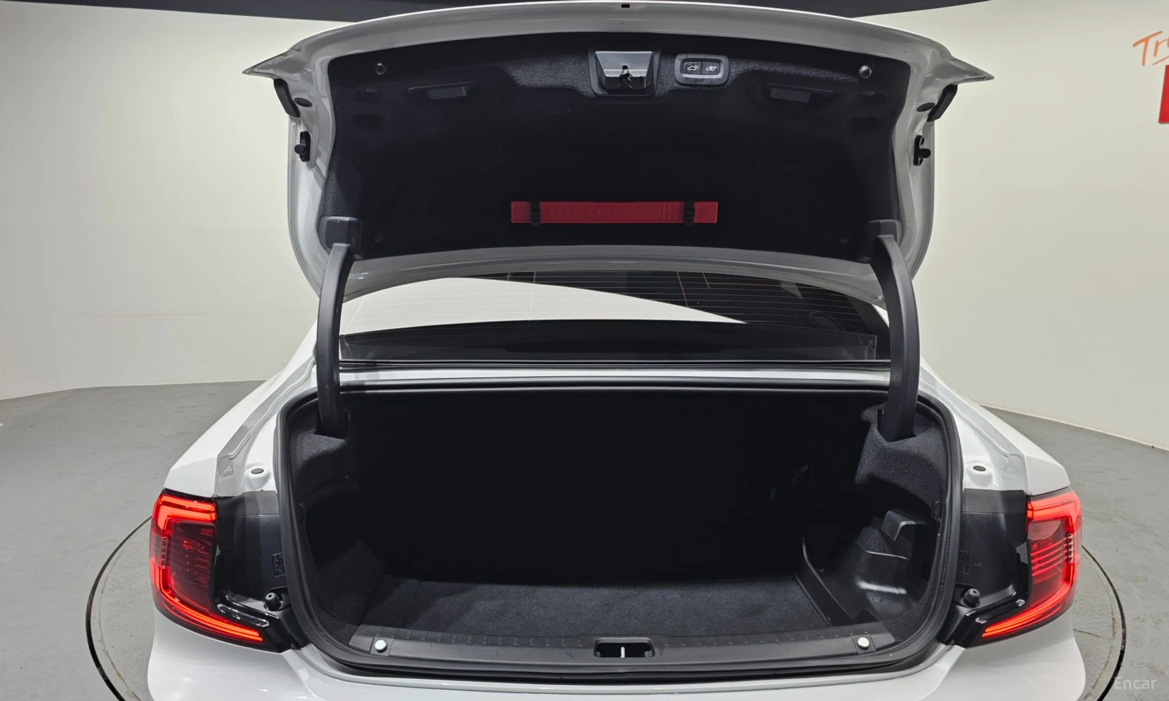 Volvo S90 превью 20