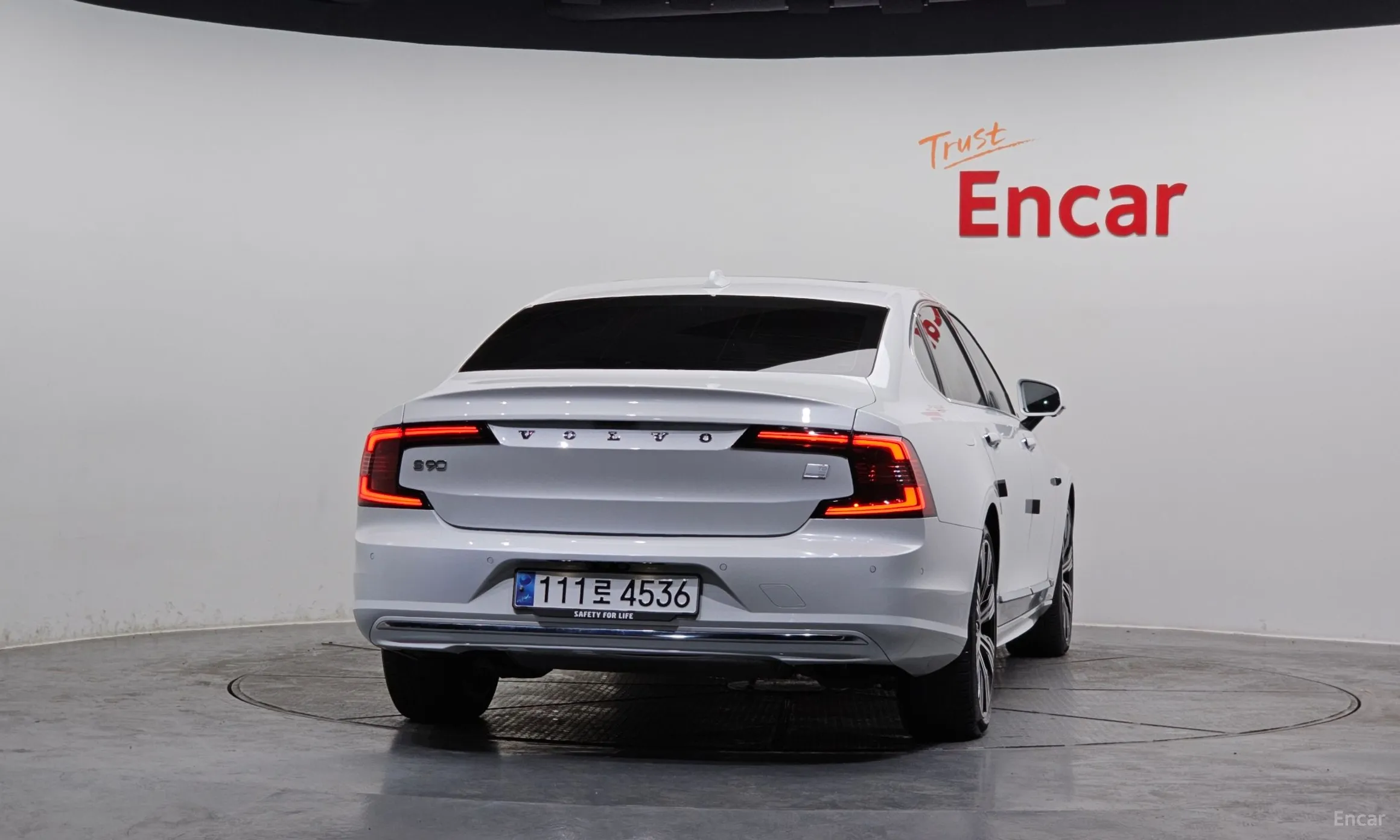 Volvo S90 превью 4