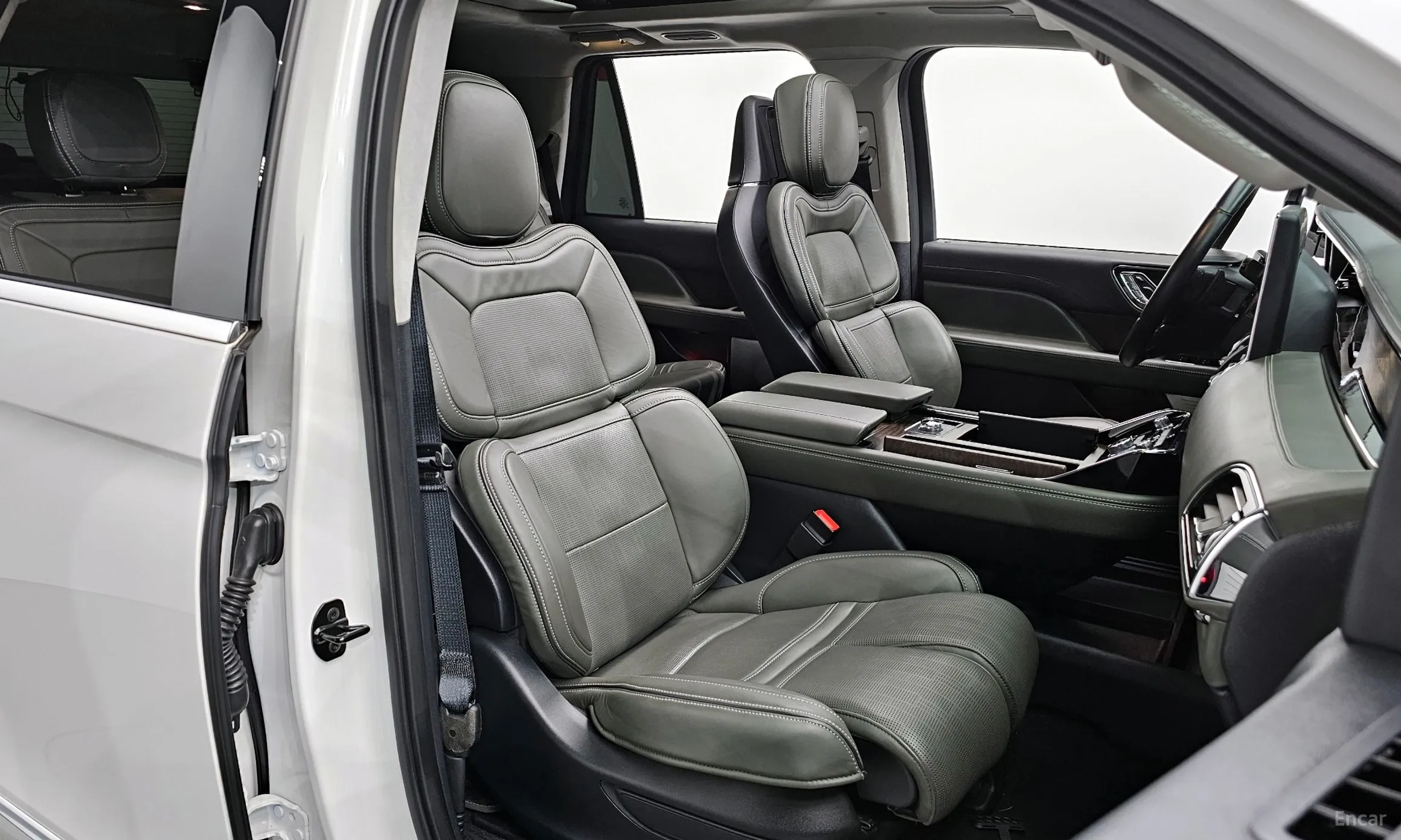 Lincoln Navigator 4th generation превью 10